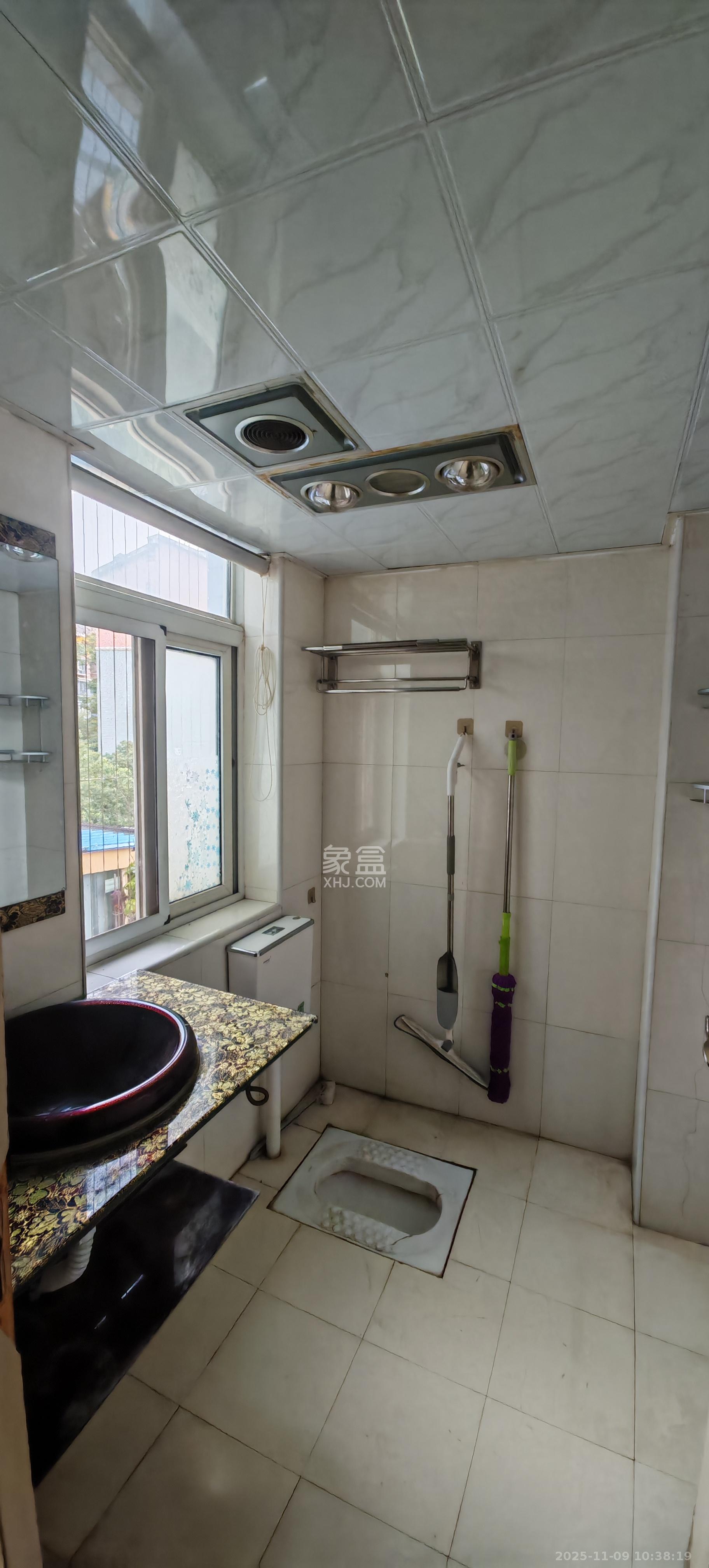 生活艺术城  3室2厅1卫    2000.0元/月室内图