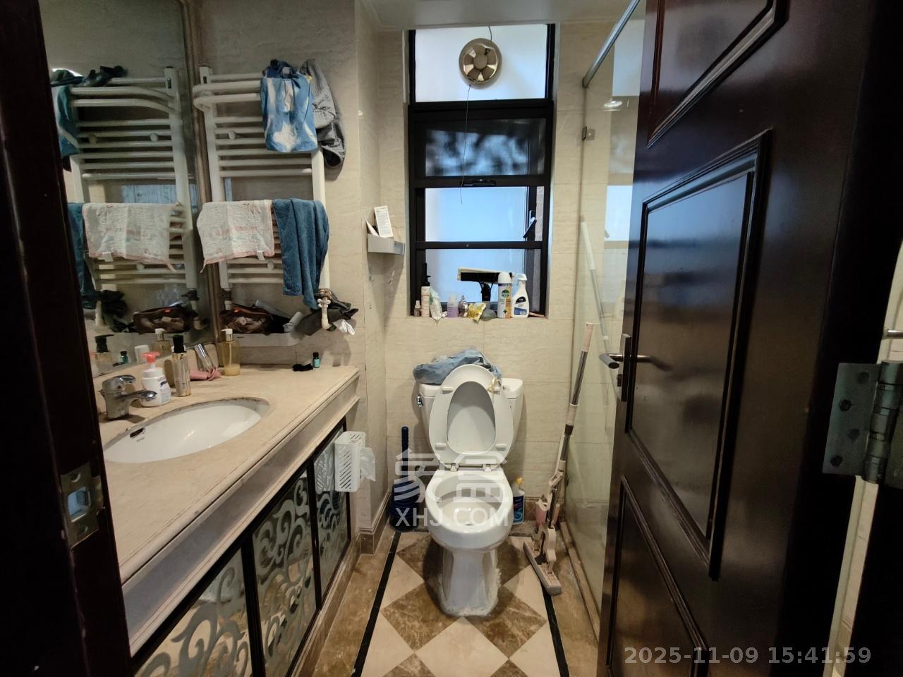 中海国际一期 4室2厅2卫 2200.0元/月 中海国际一期 4室2厅2卫 2200.0元/月室内图