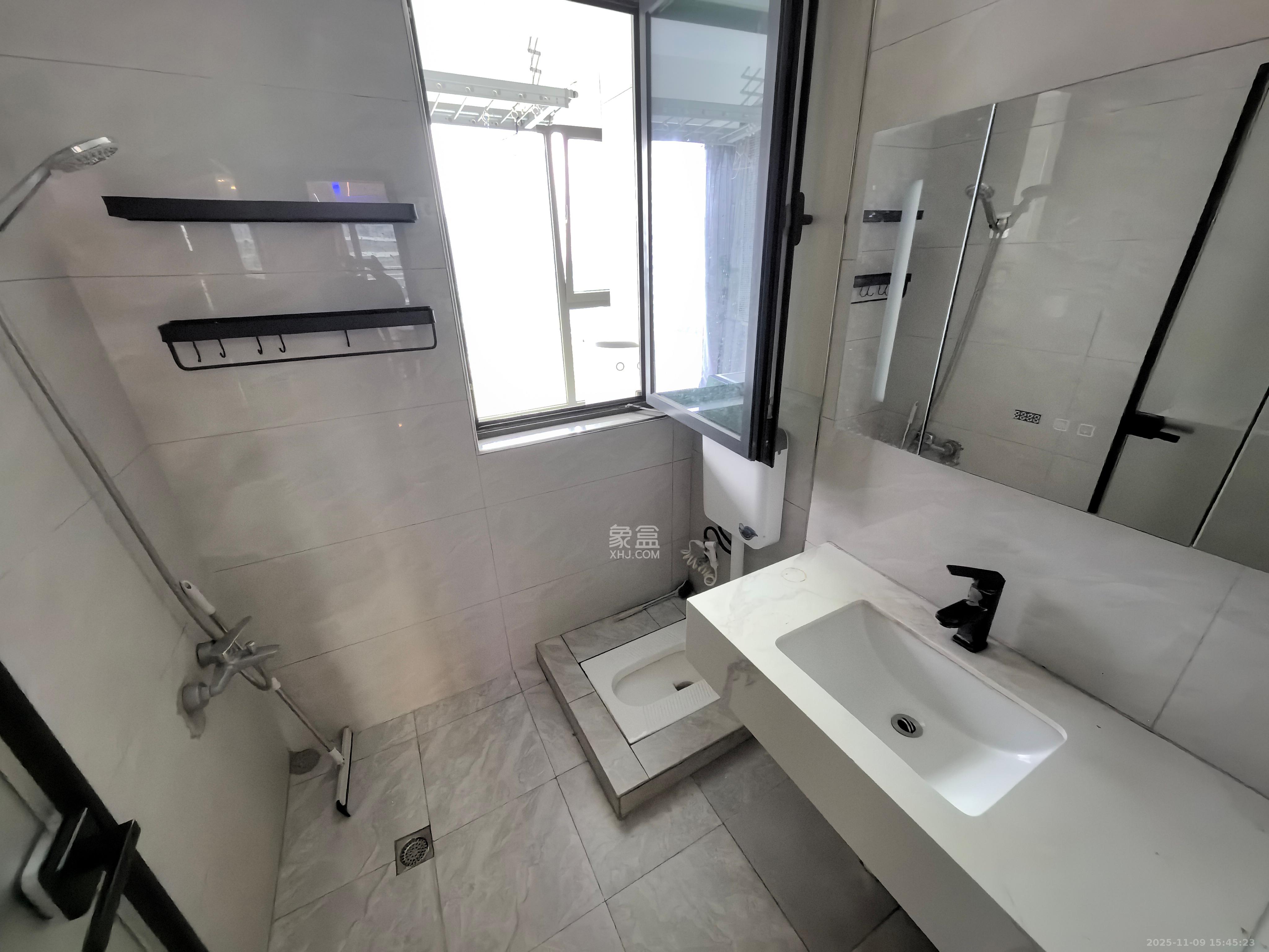 远洋外滩壹号  4室2厅2卫    4900.0元/月室内图