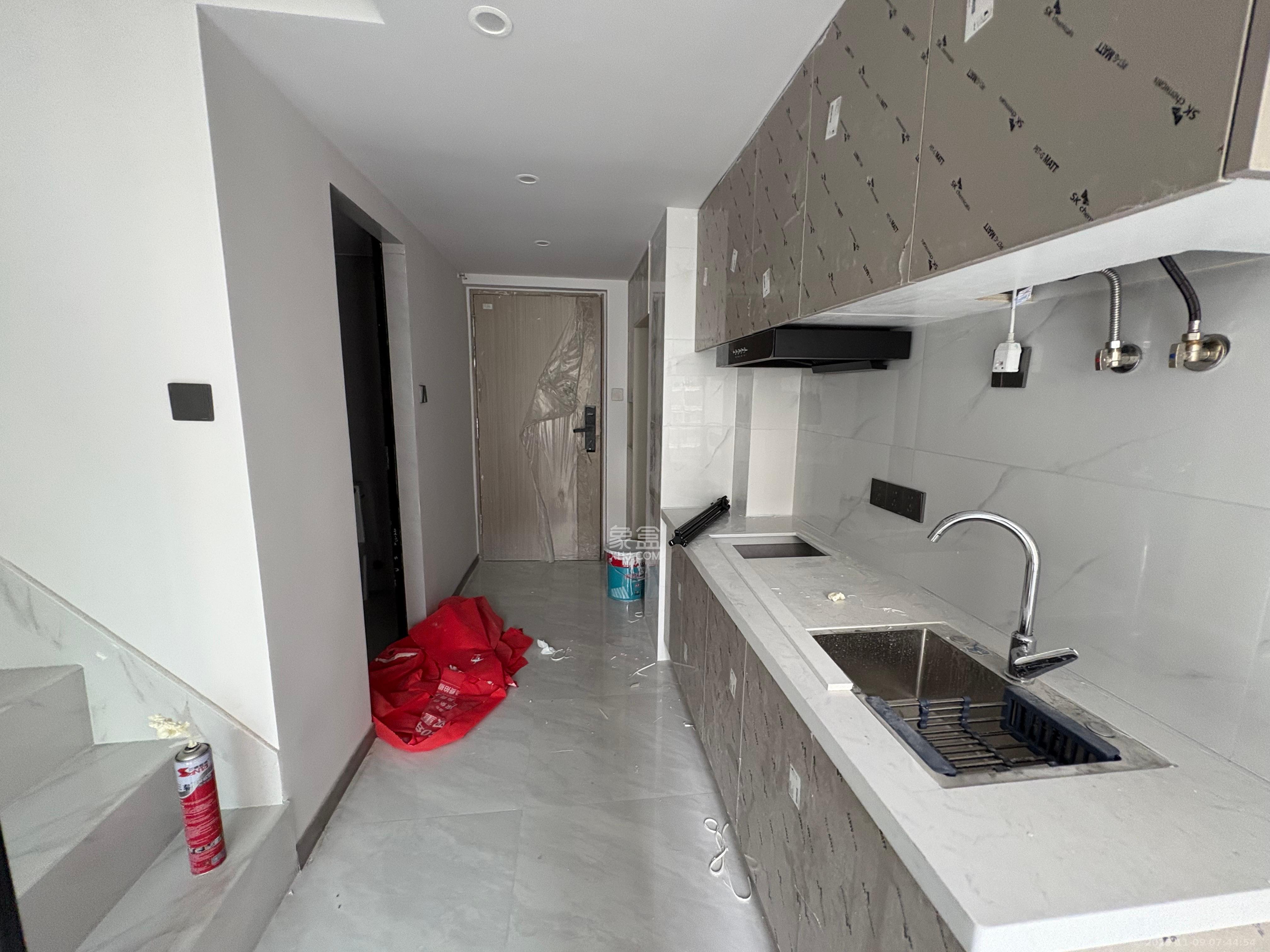 力高凤凰新天  1室1厅1卫    2300.0元/月室内图