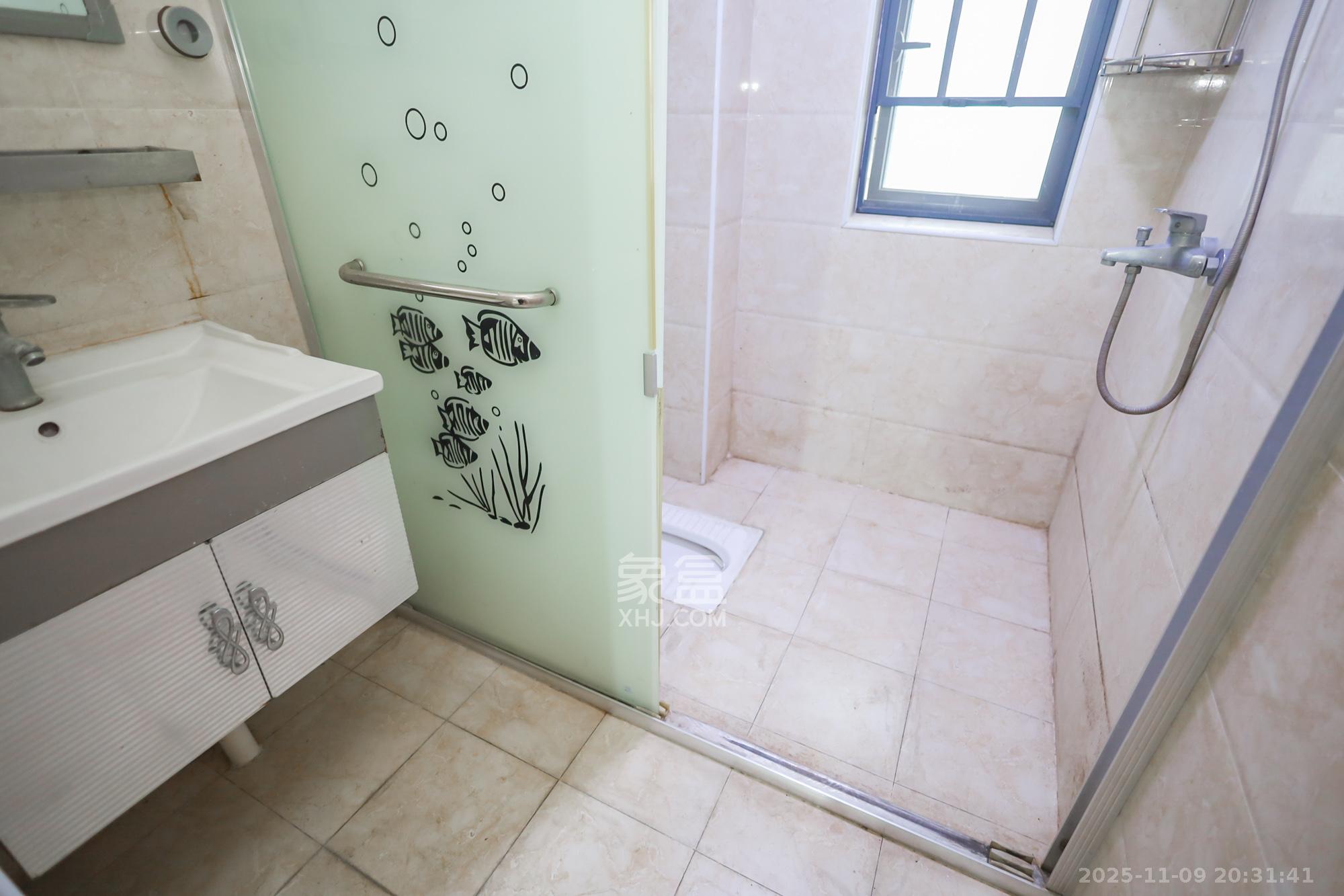 兰亭都荟(璟峰苑) 2室2厅1卫 79.2万 兰亭都荟(璟峰苑) 2室2厅1卫 79.2万卫生间