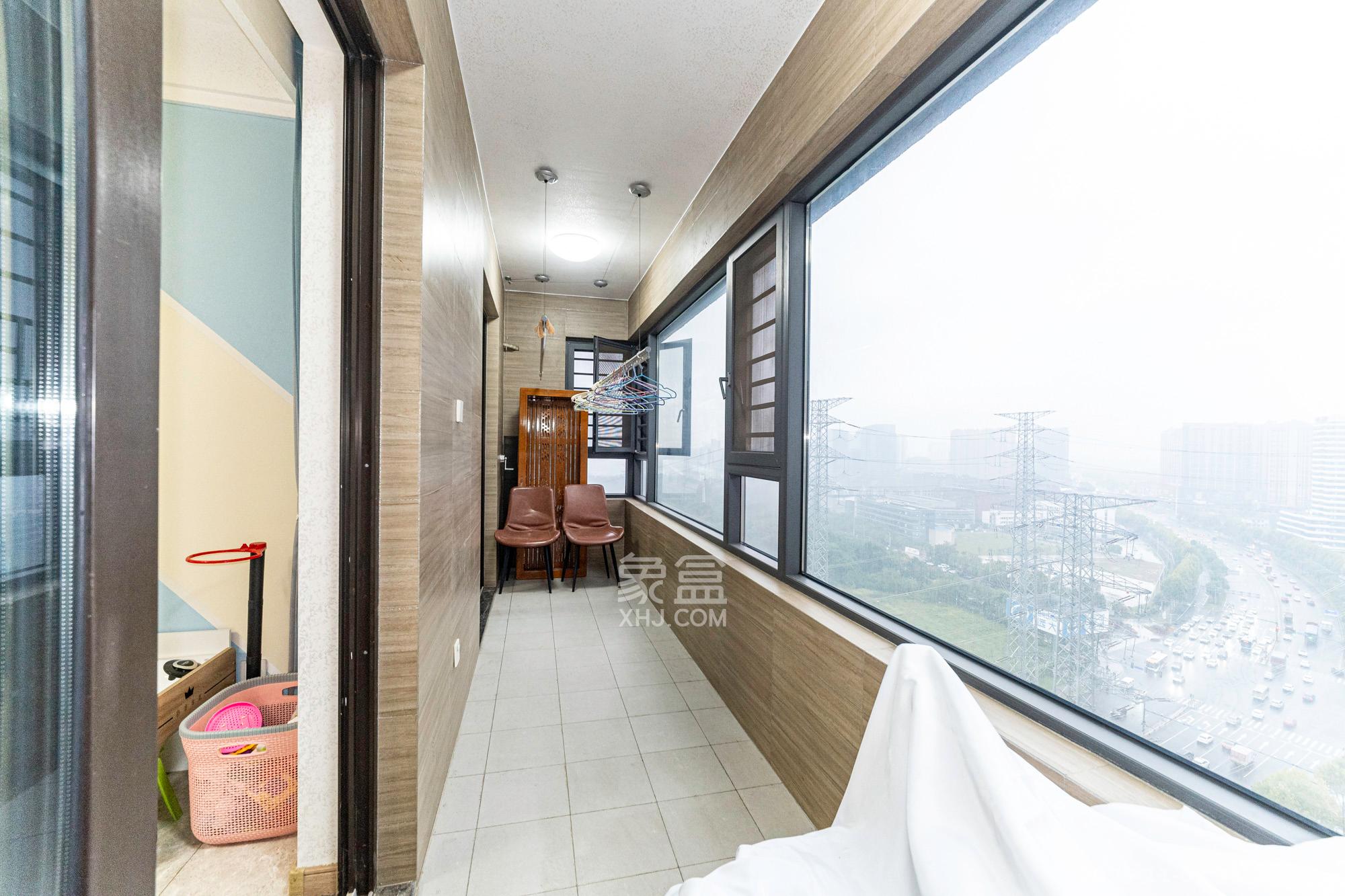 君合新城玺樾  4室2厅2卫    103.0万阳台