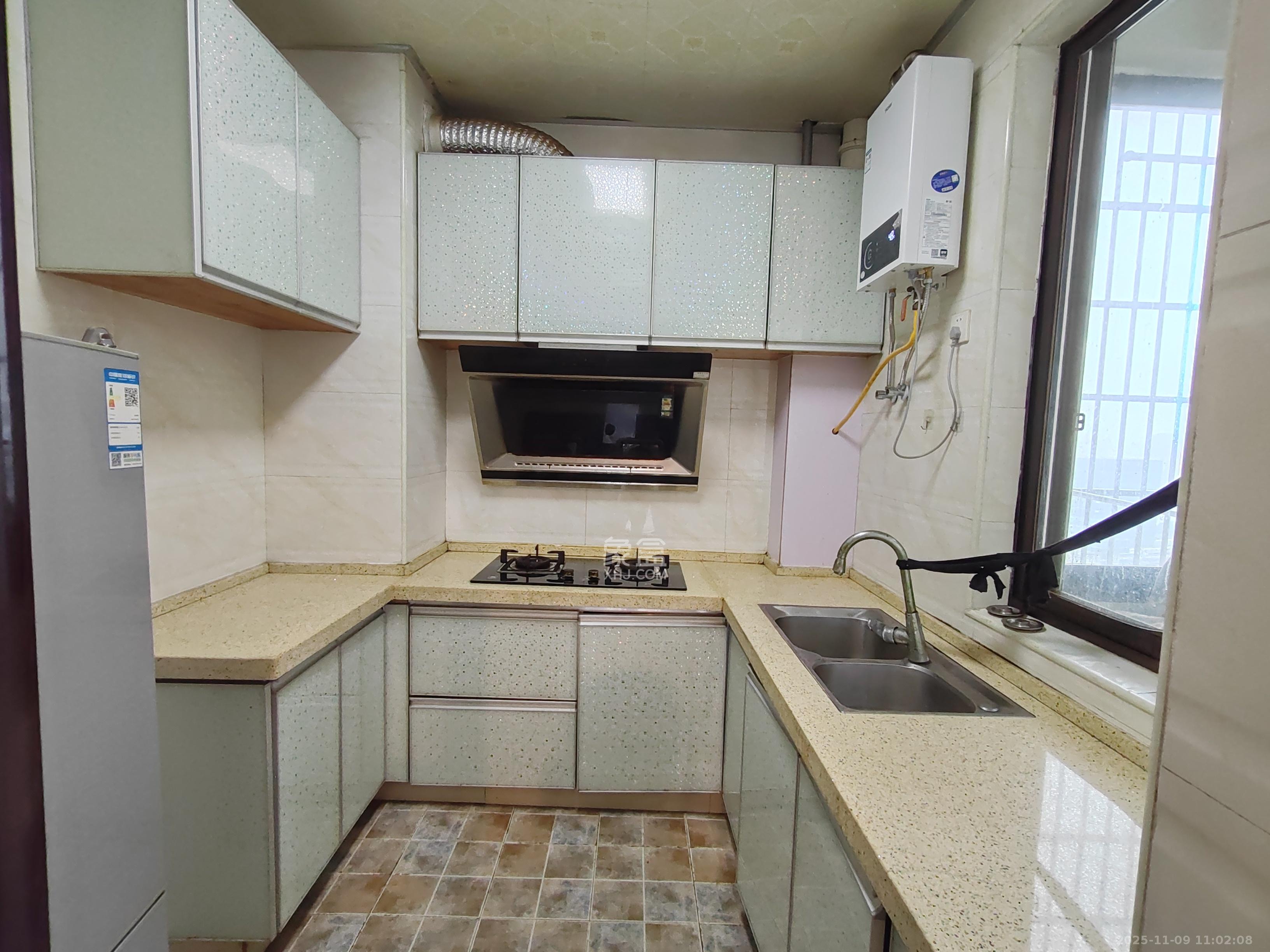 家和院  4室2厅1卫    1800.0元/月室内图