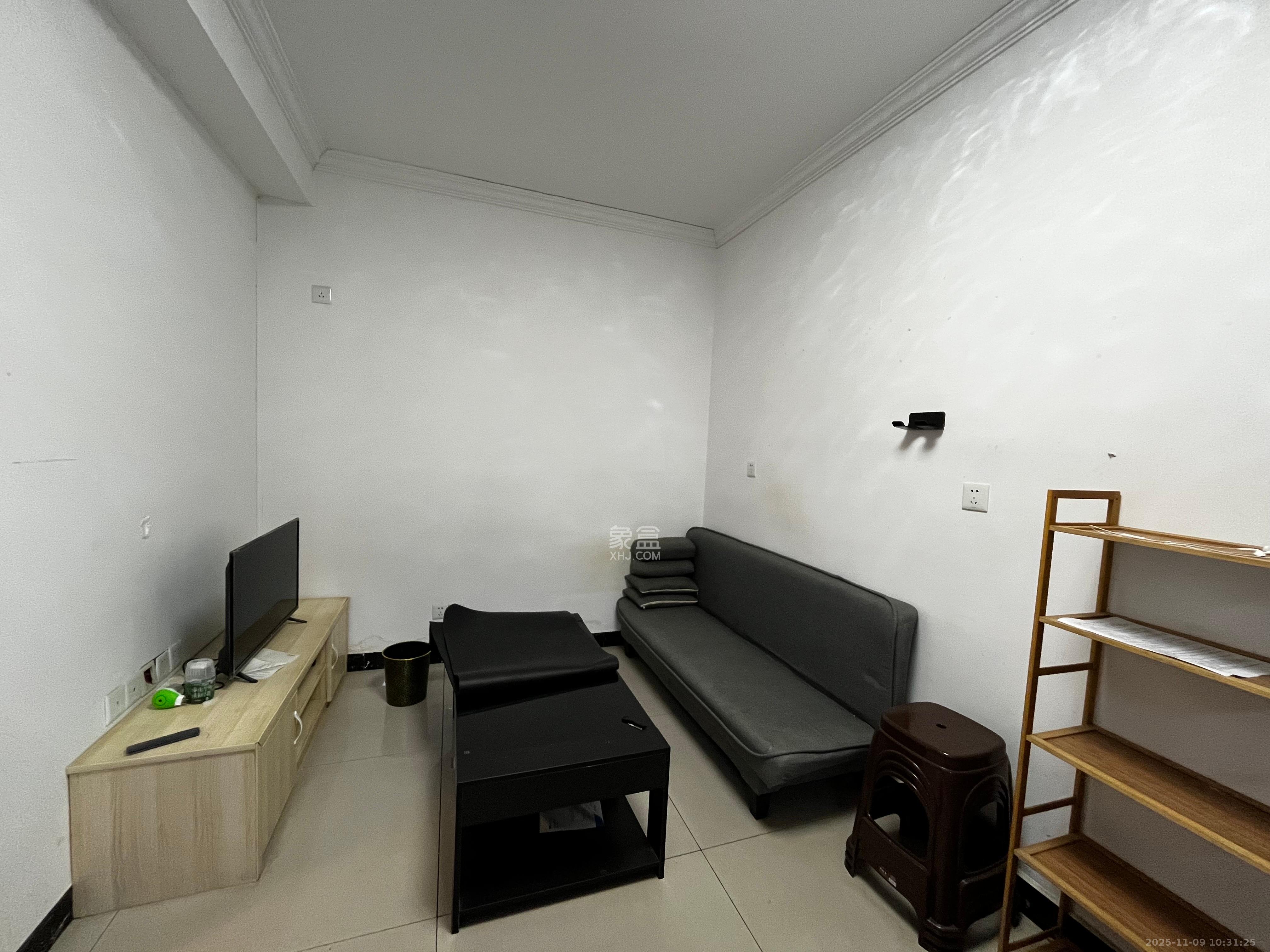 桥头家苑一期  1室1厅1卫    1200.0元/月室内图