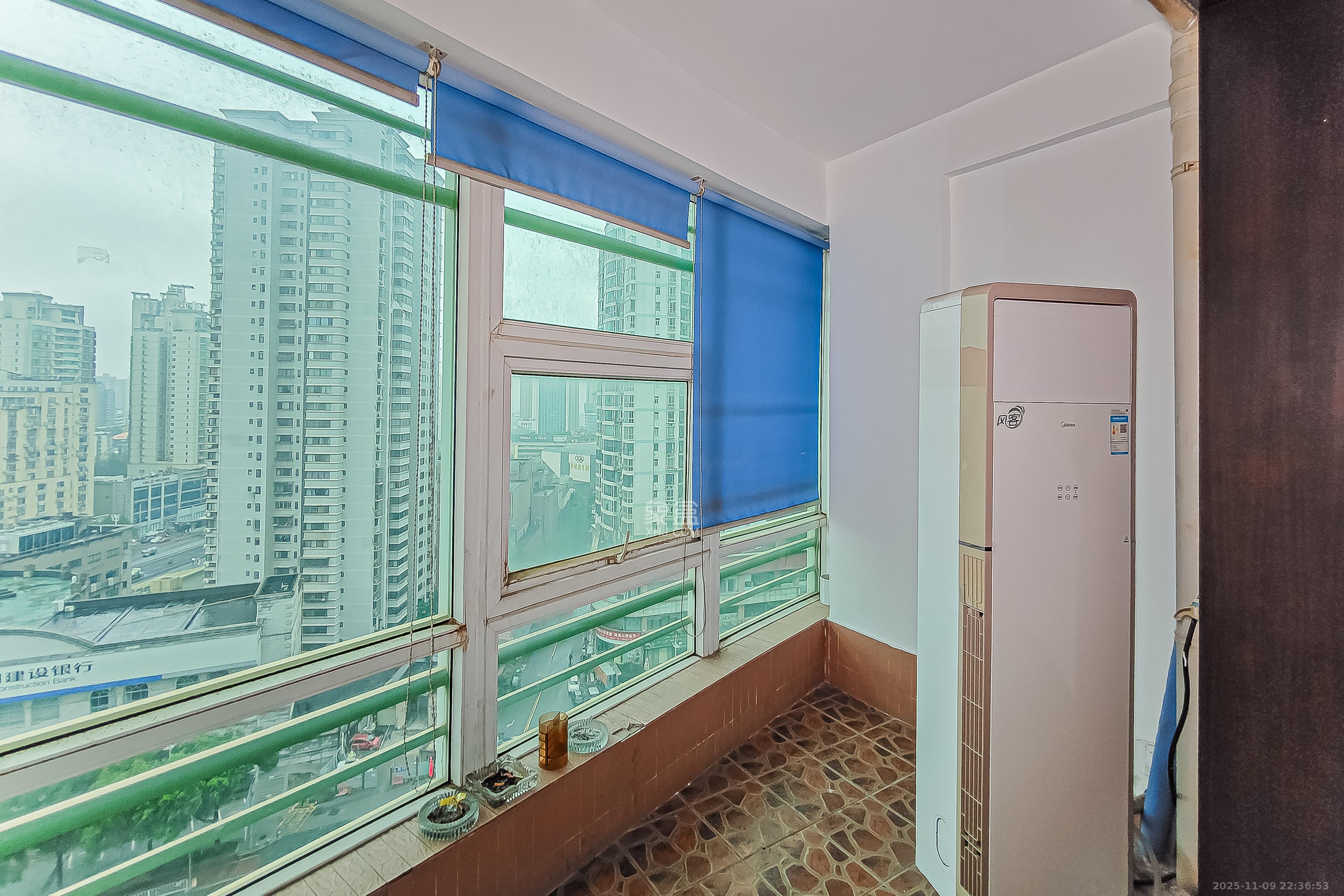 佳天国际新城  3室2厅2卫    95.0万阳台