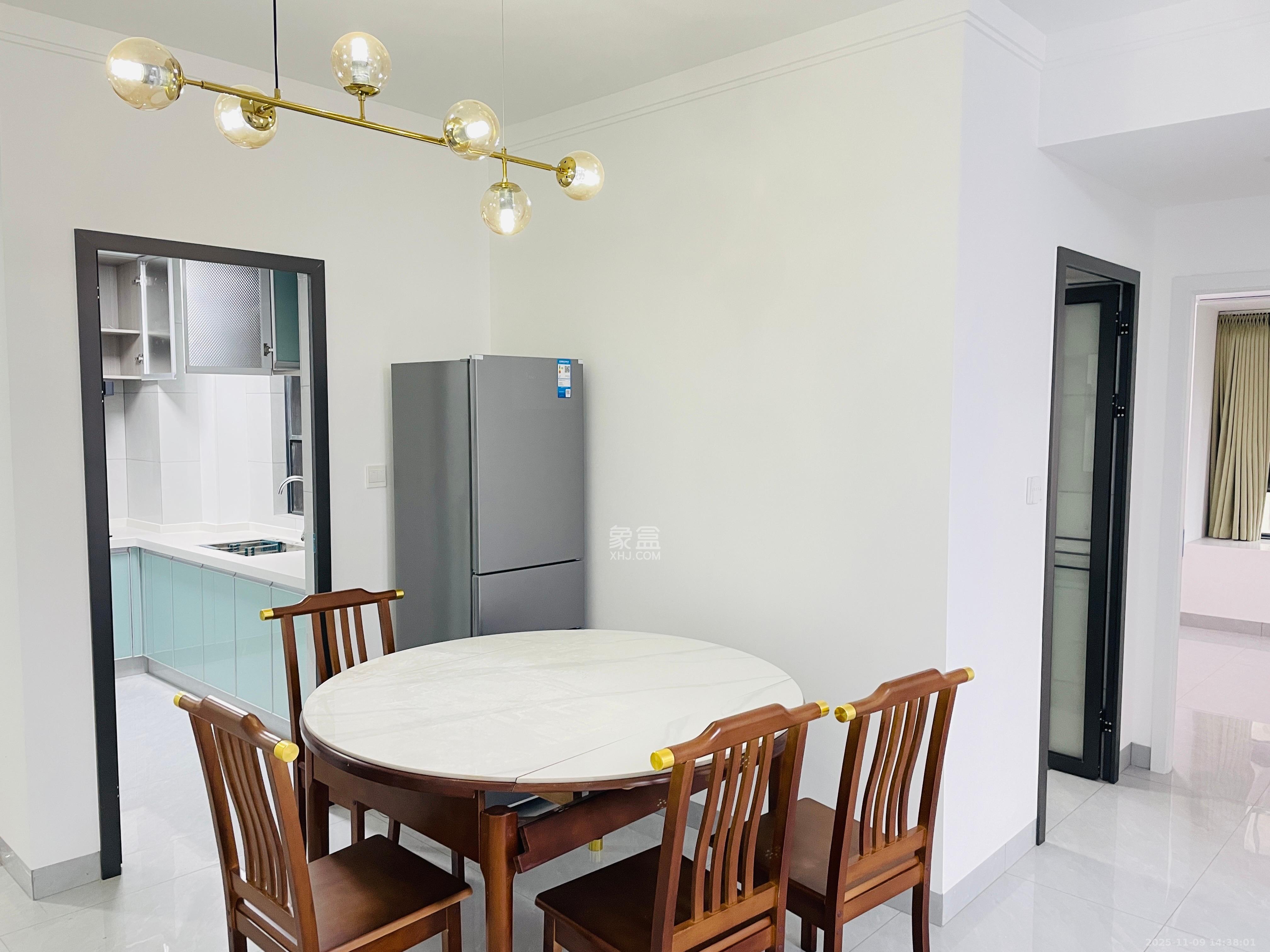 金石蓉园  2室2厅1卫    2400.0元/月室内图