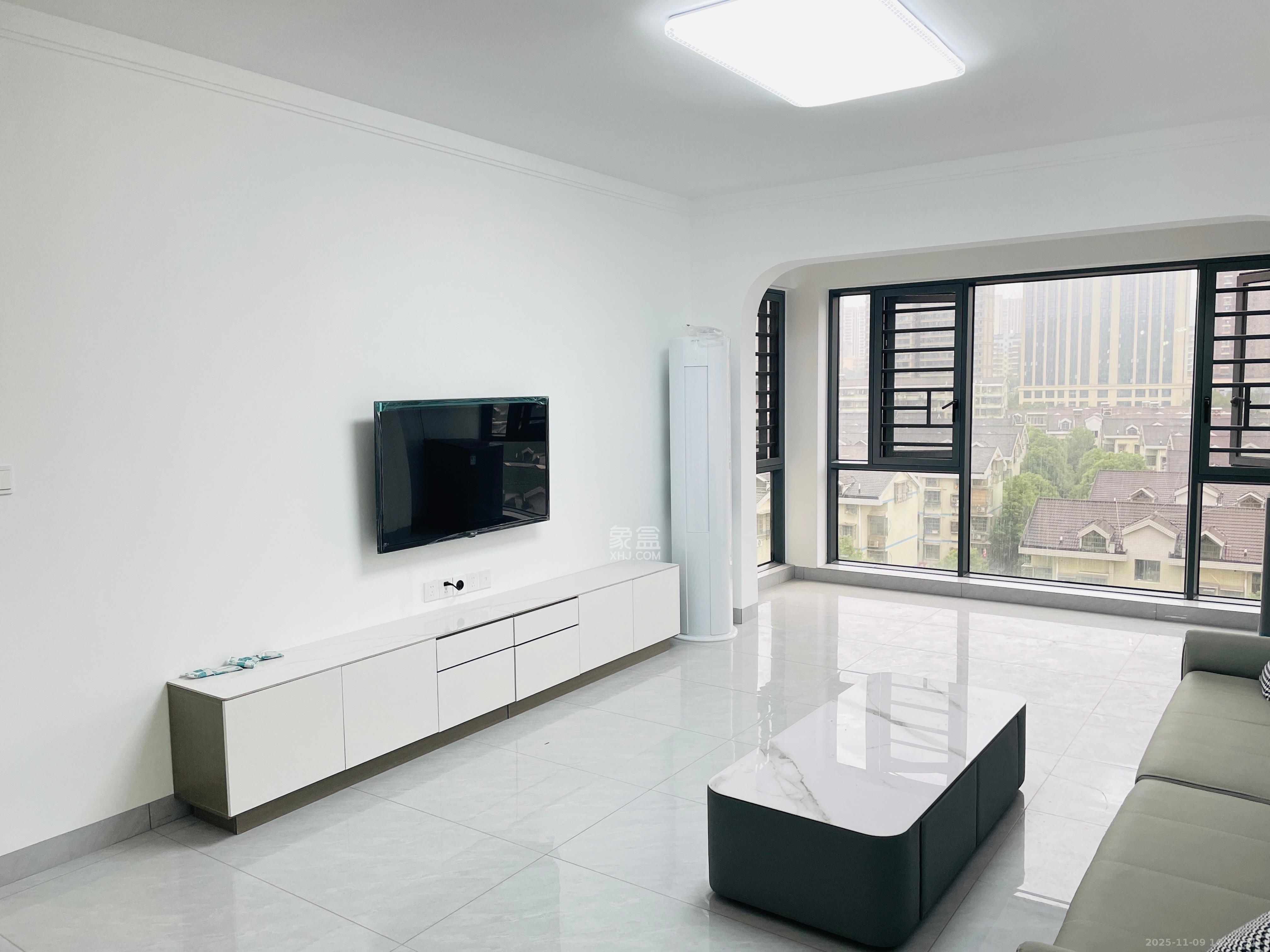 金石蓉园  2室2厅1卫    2400.0元/月室内图