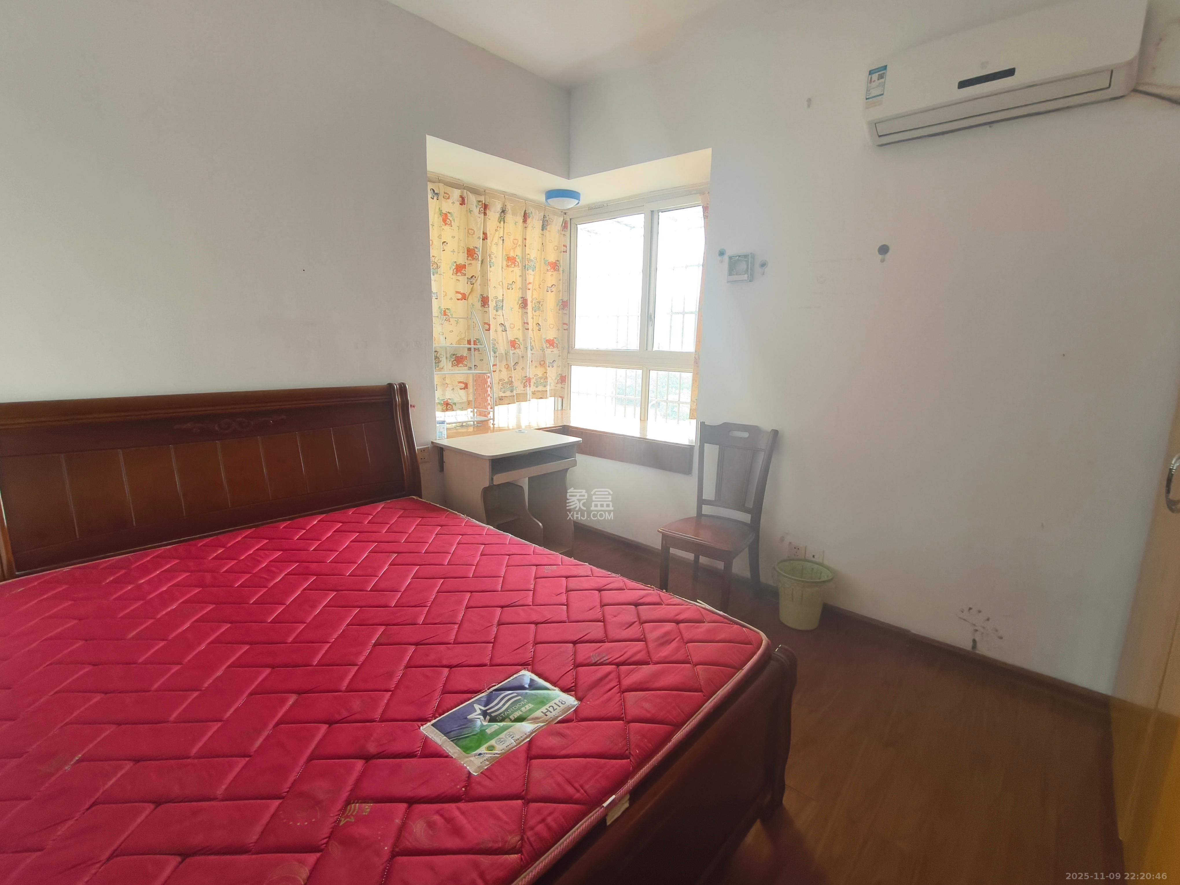 翡翠林居  2室2厅1卫    1800.0元/月室内图