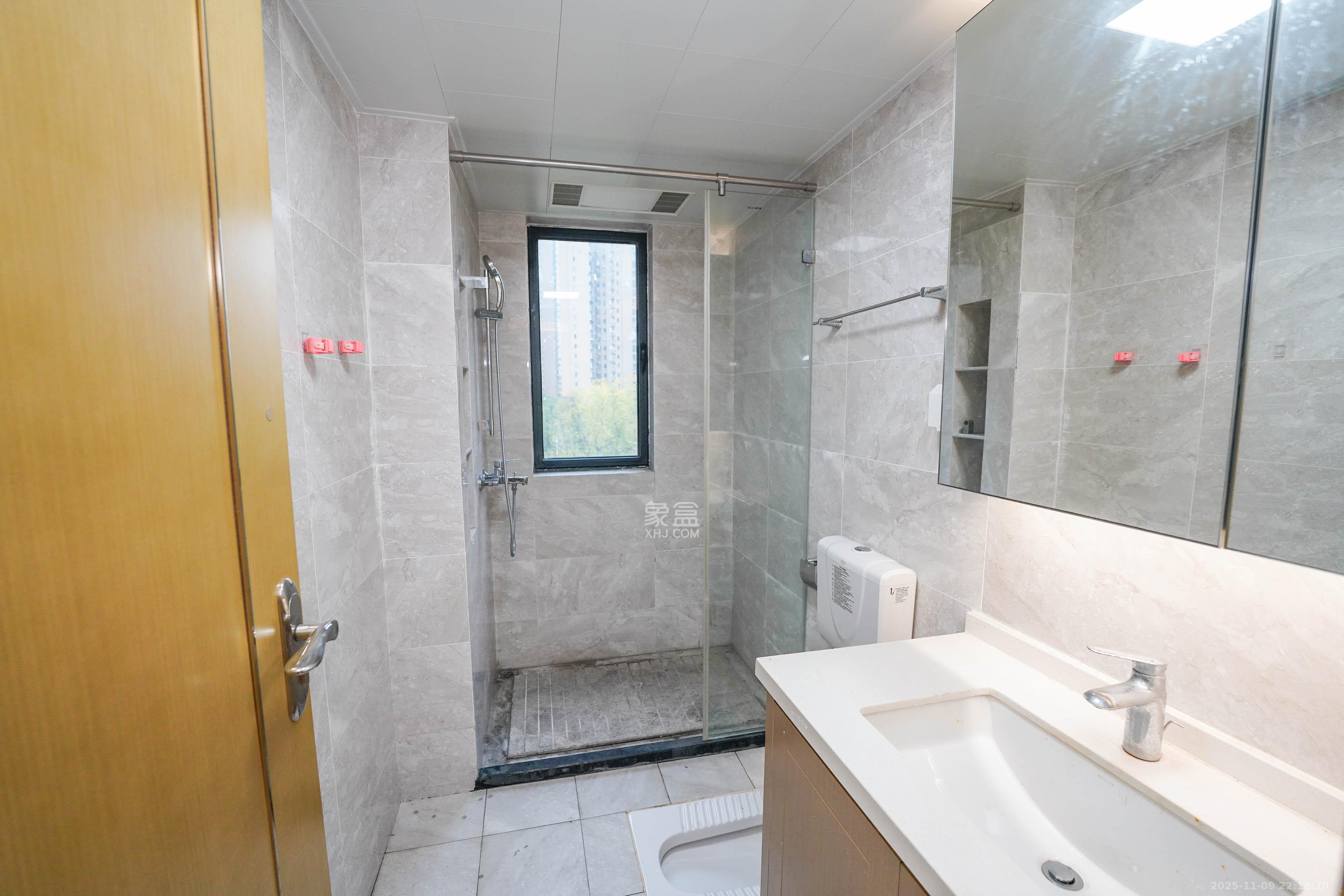 中建璟和城 3室2厅2卫 88.0万 中建璟和城 3室2厅2卫 88.0万卫生间