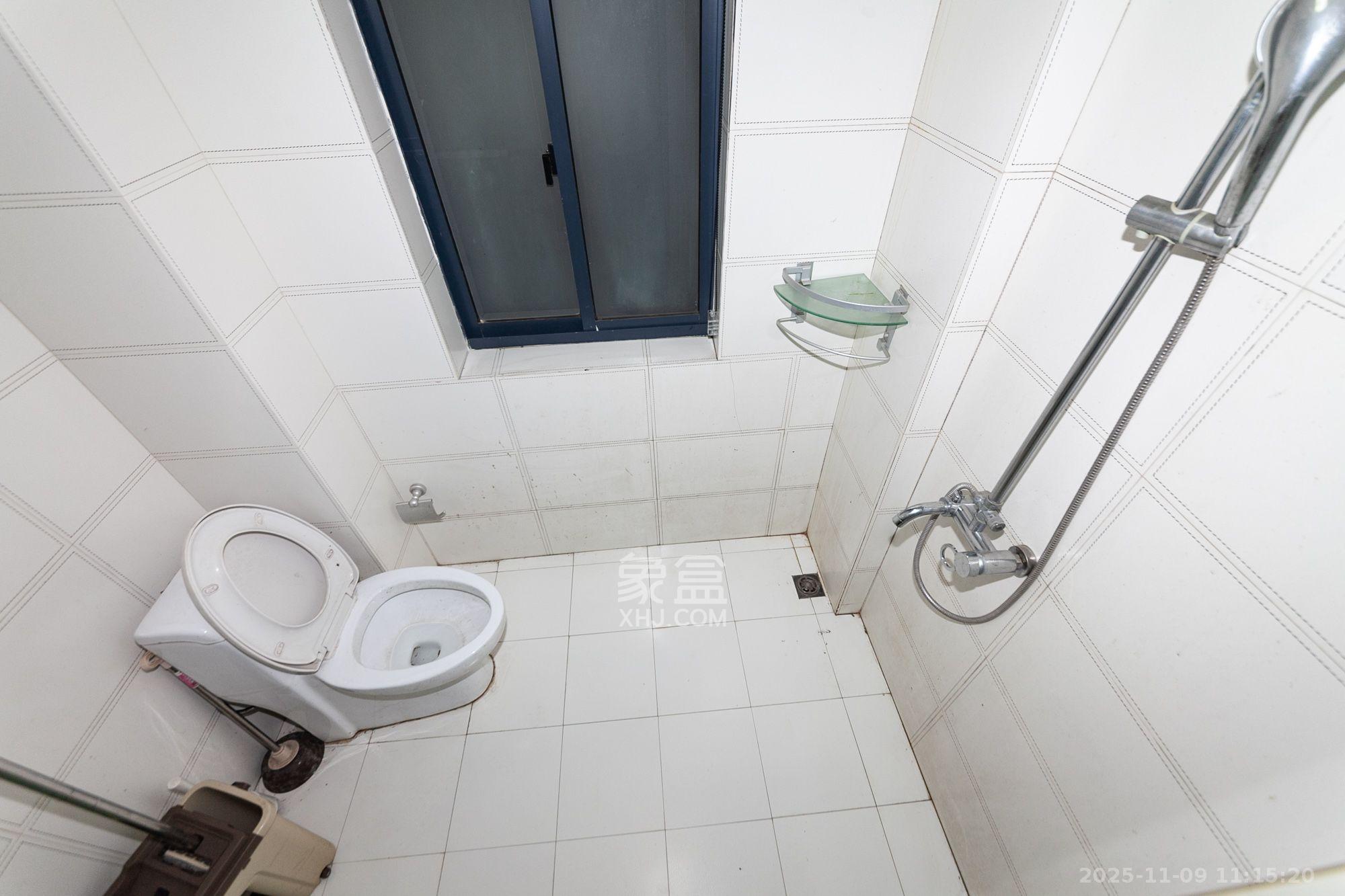 珠江东方明珠（新地东方明珠）一二期  2室2厅1卫    1600.0元/月室内图