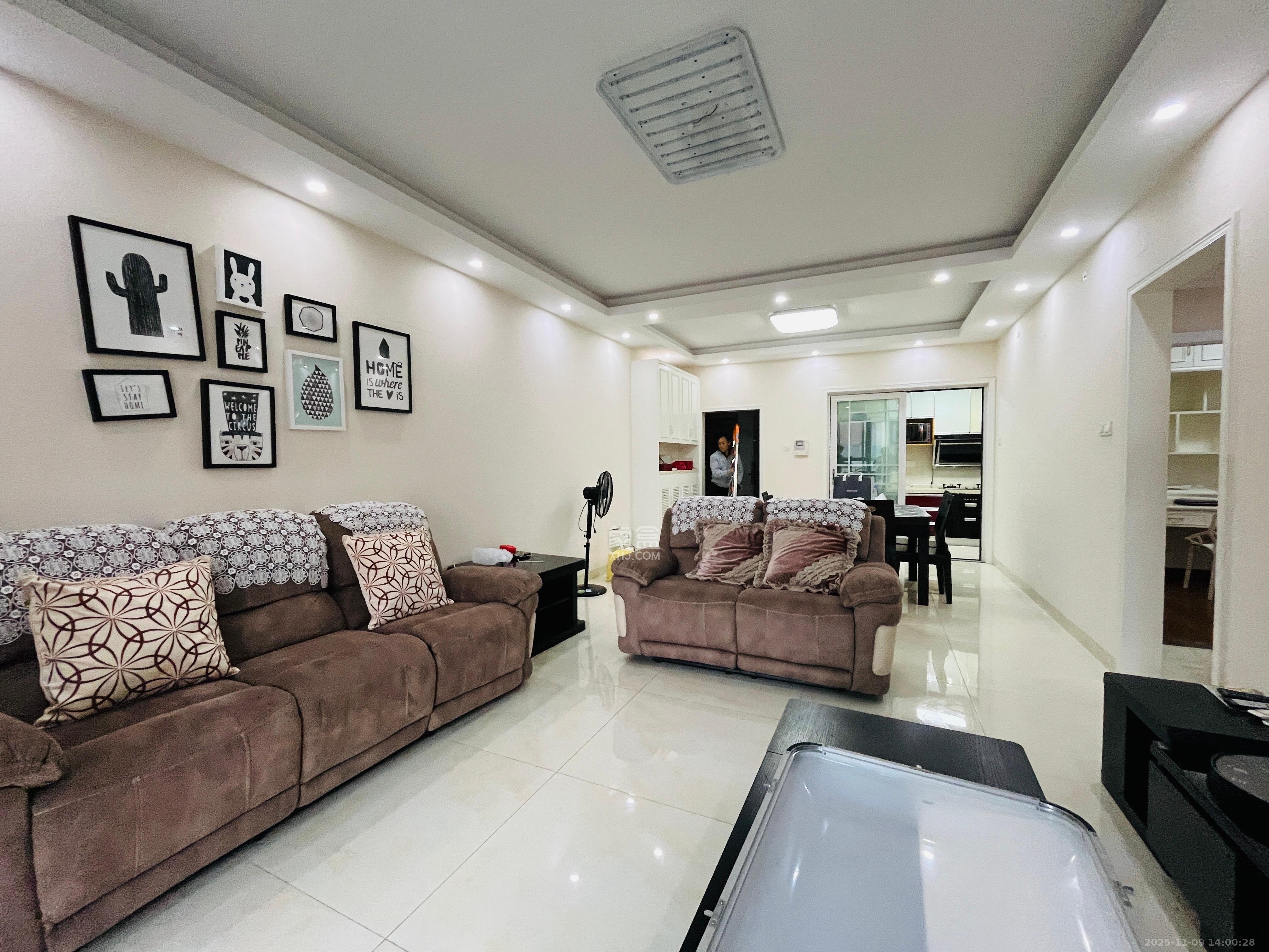 麓谷公馆（涉外国际公馆）  2室2厅1卫    2200.0元/月室内图1