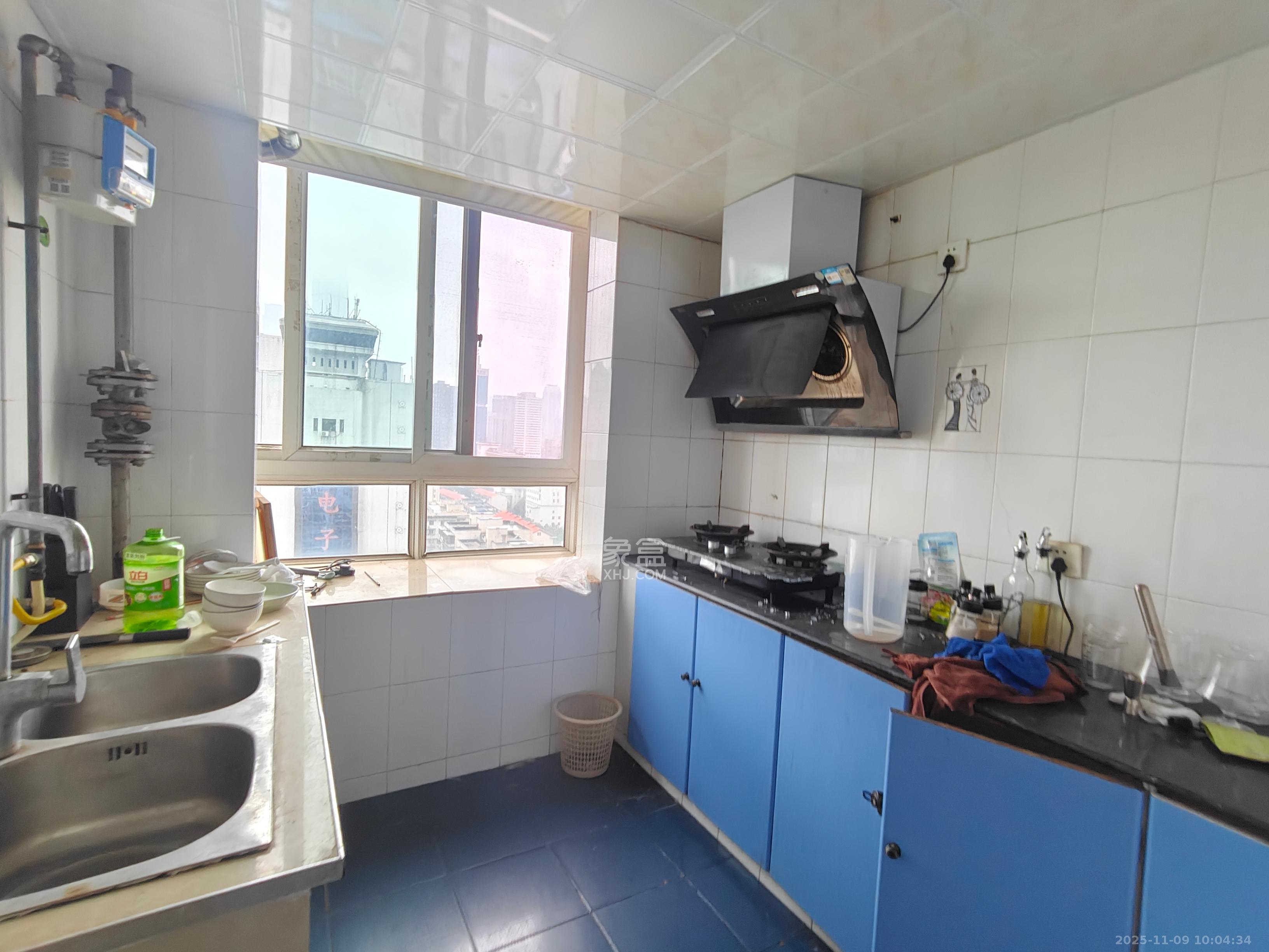 君临天厦  3室1厅1卫    2800.0元/月室内图