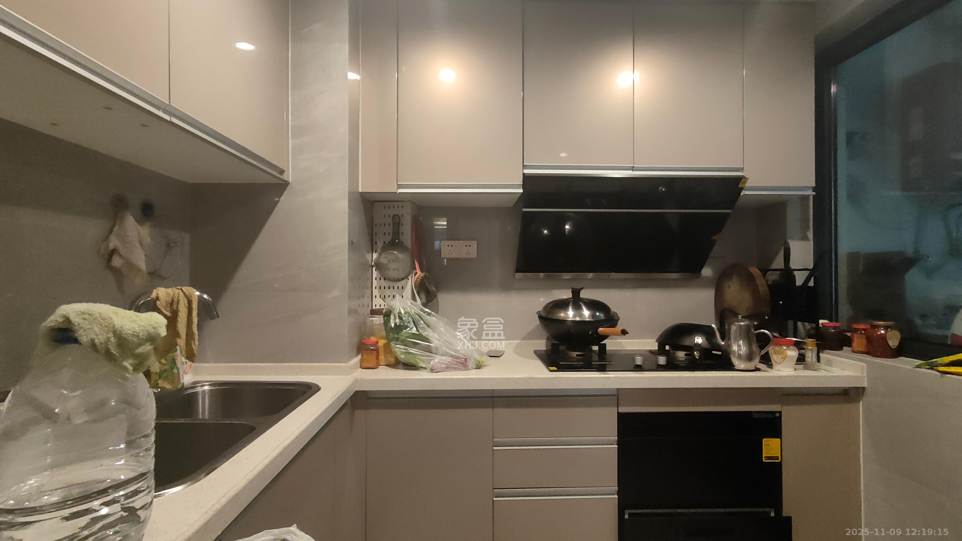 绿地长沙城际空间站(绿地新里佳苑) 3室2厅2卫 3000.0元/月 绿地长沙城际空间站(绿地新里佳苑) 3室2厅2卫 3000.0元/月室内图