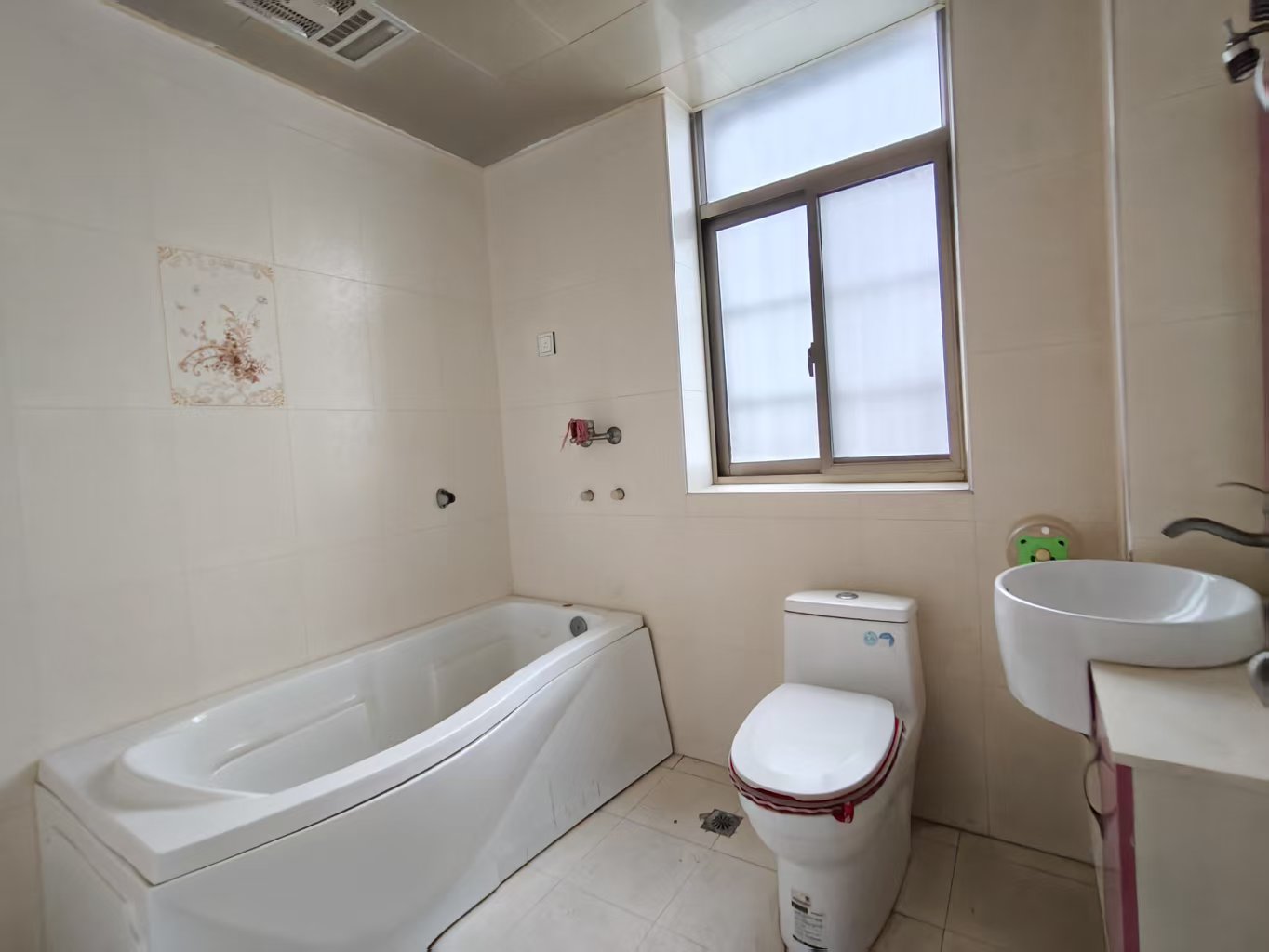 质量检测专家楼 4室2厅2卫 1700.0元/月 质量检测专家楼 4室2厅2卫 1700.0元/月室内图