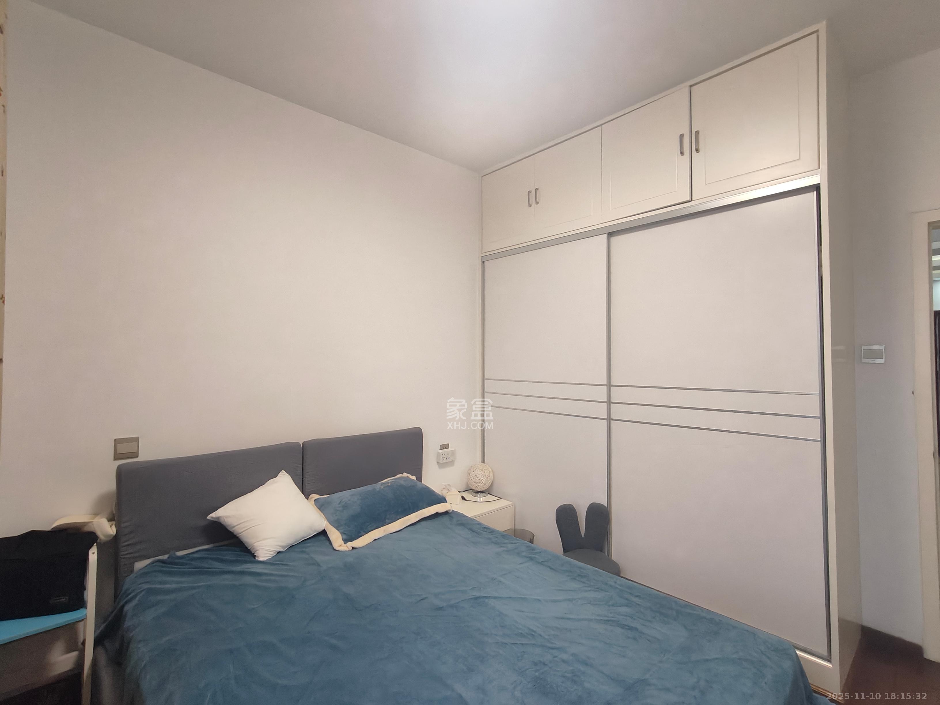 阳光锦城 2室2厅1卫 2500.0元/月 阳光锦城 2室2厅1卫 2500.0元/月室内图