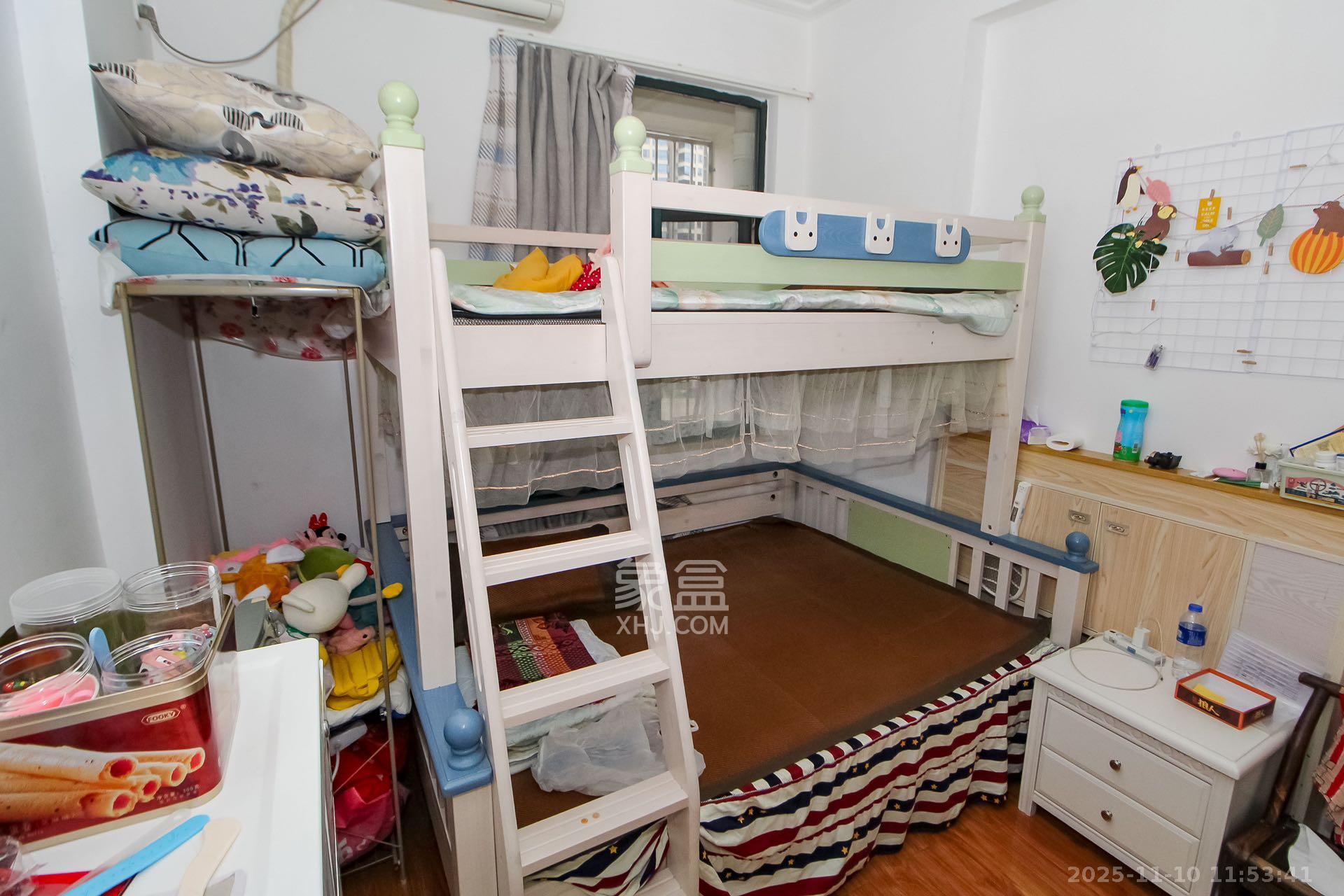 枫华府第  3室2厅2卫    2100.0元/月室内图