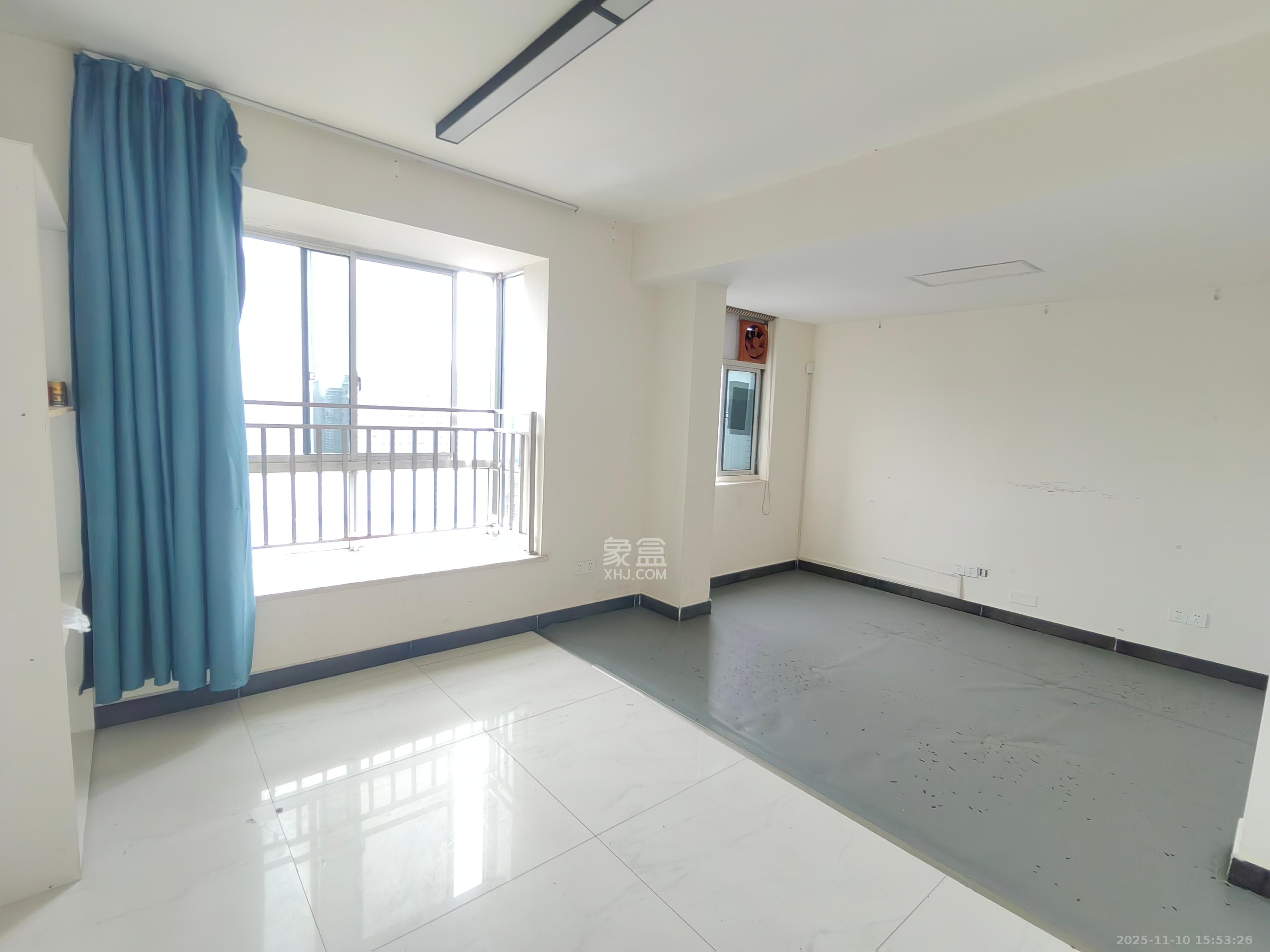 高桥现代商贸城 4室2厅1卫 3800.0元/月 高桥现代商贸城 4室2厅1卫 3800.0元/月室内图