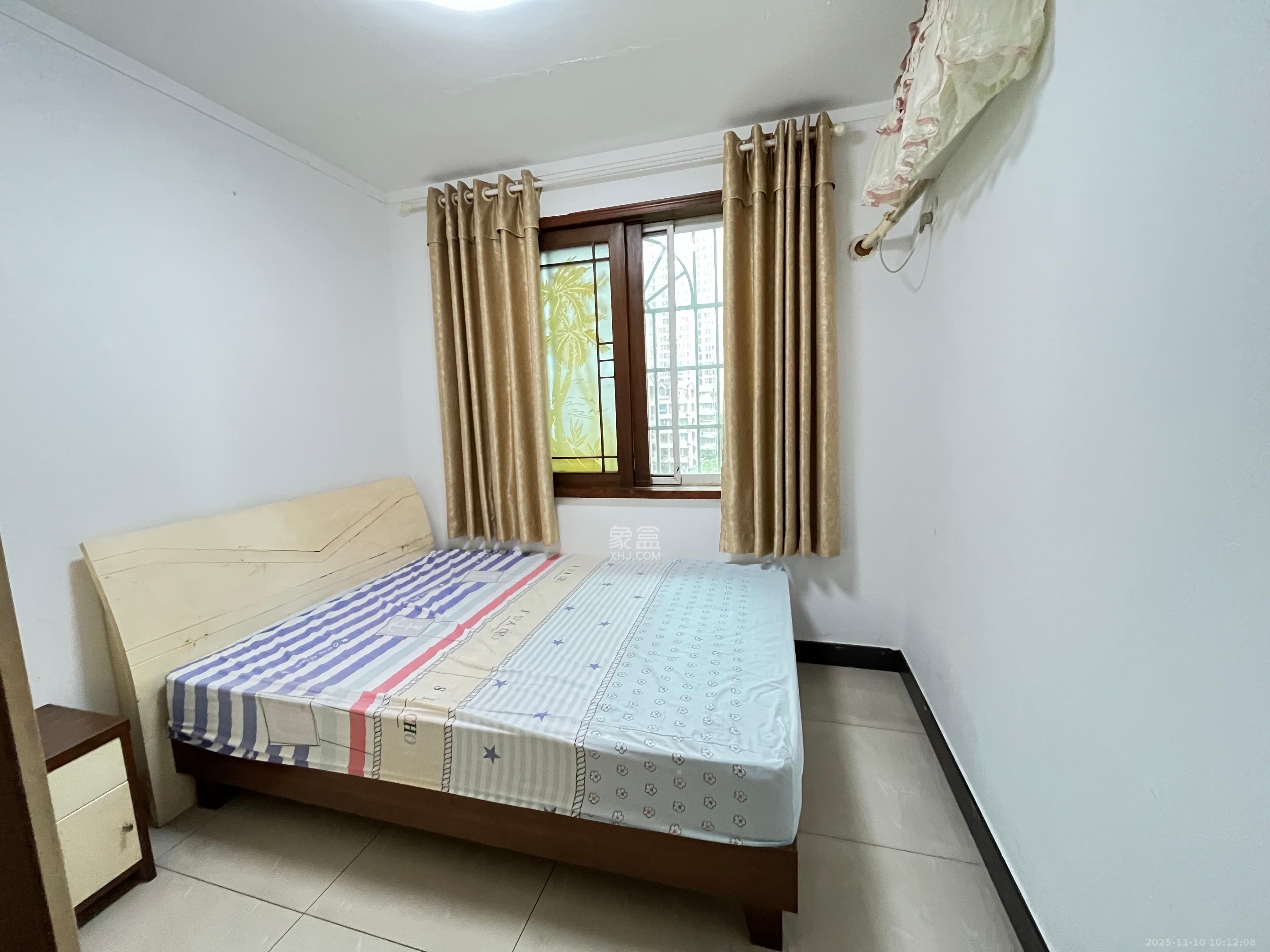 古汉城宿舍（同超集团控股公司）  3室2厅2卫    1800.0元/月室内图