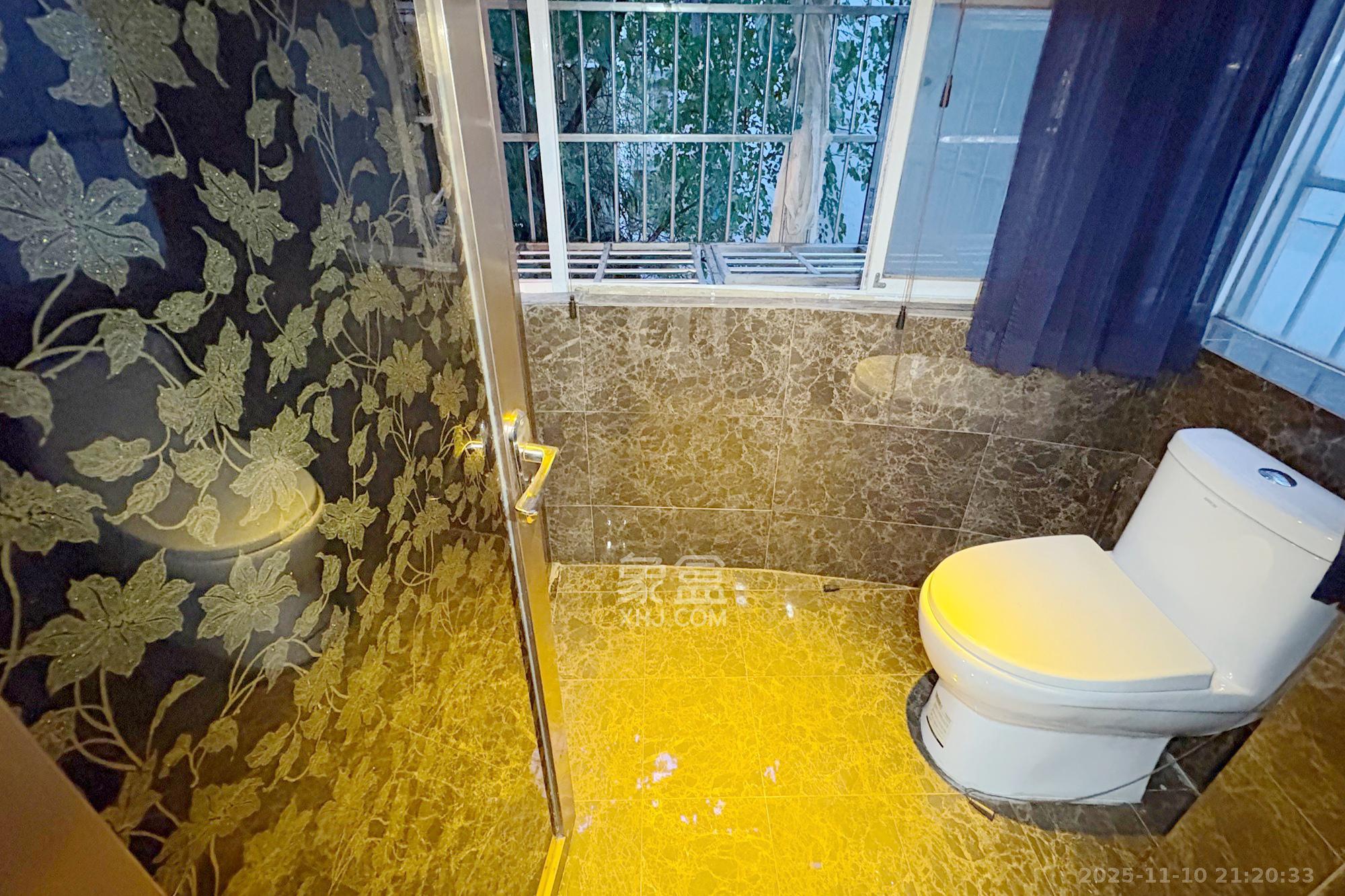 明景公寓  3室2厅1卫    97.0万卫生间