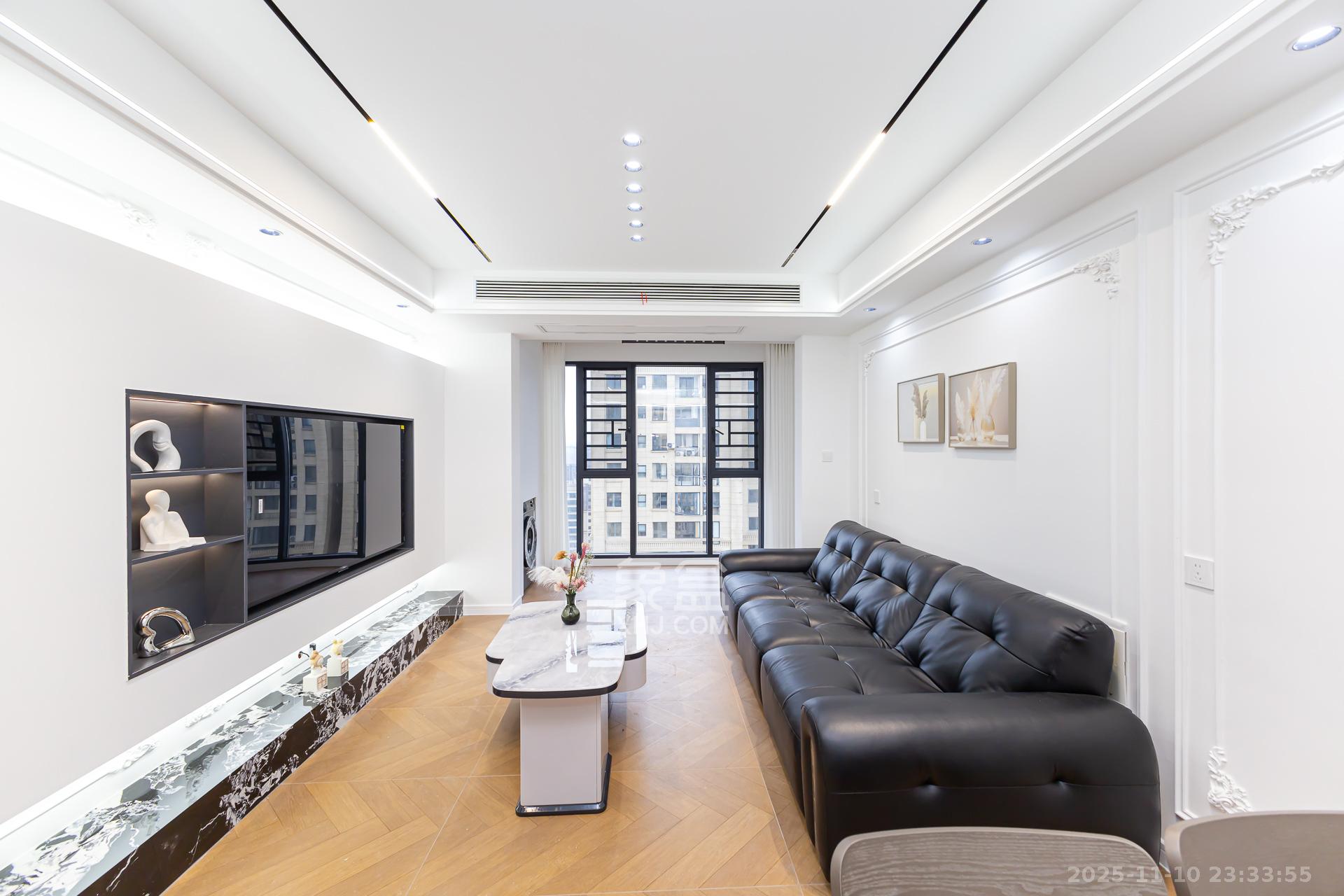 明发阅江悦府  3室2厅1卫    83.8万客厅