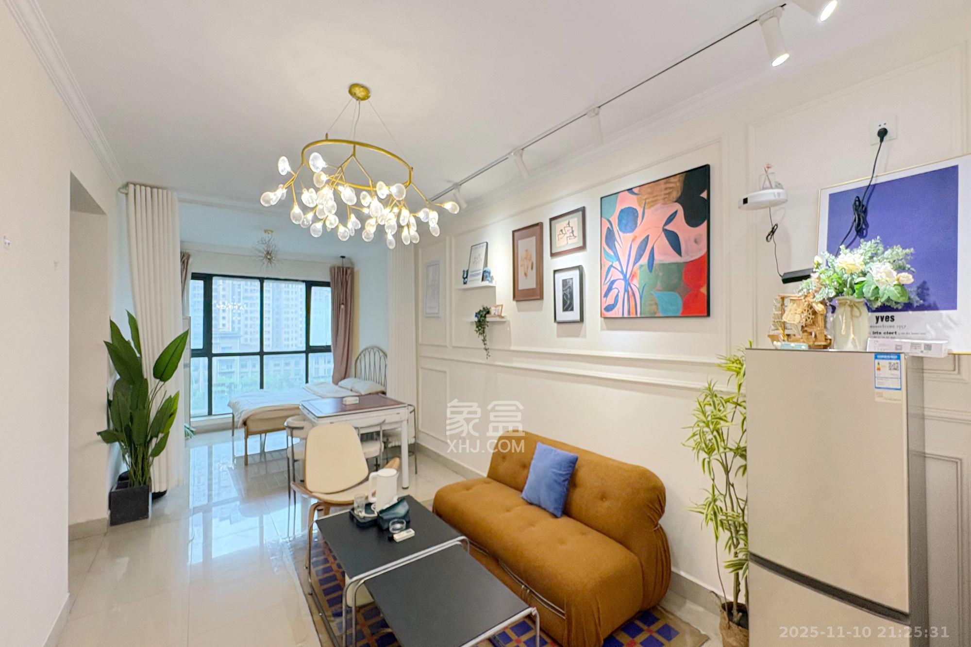 中天广场 2室2厅1卫 82.0万 中天广场 2室2厅1卫 82.0万客厅