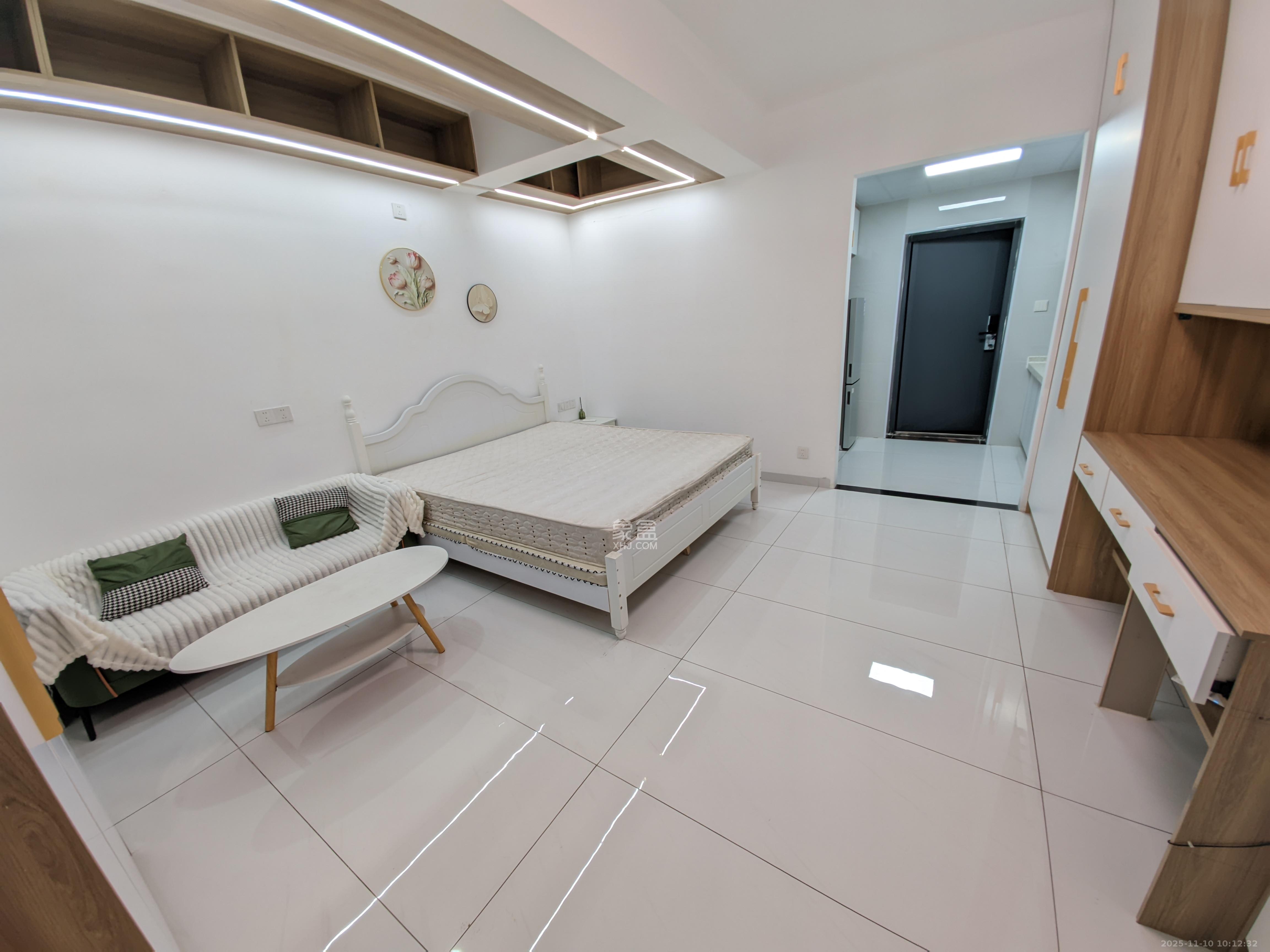 左岸右岸 1室1厅1卫 1550.0元/月 左岸右岸 1室1厅1卫 1550.0元/月室内图