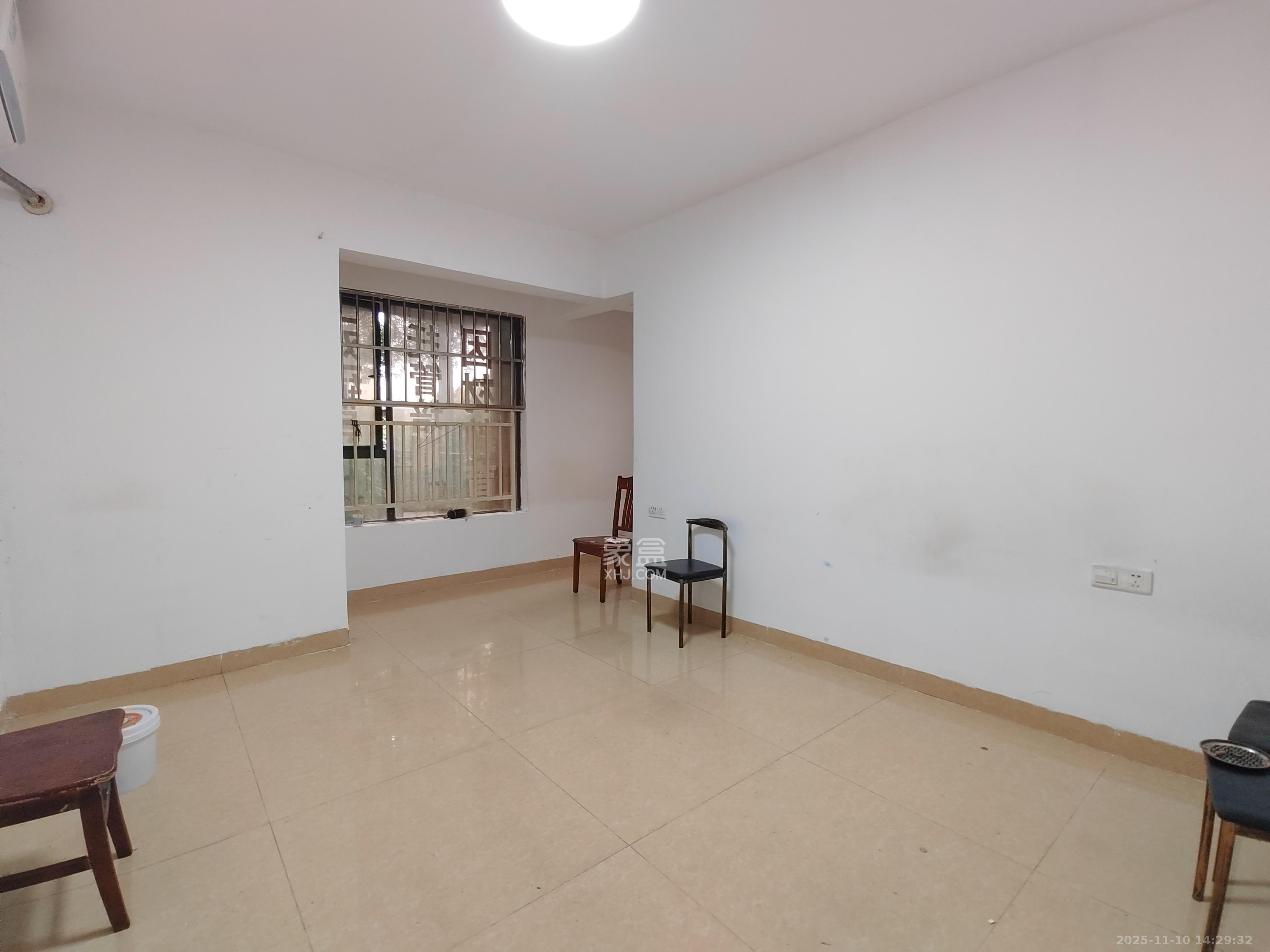 保利麓谷林语C区 3室2厅1卫 2200.0元/月 保利麓谷林语C区 3室2厅1卫 2200.0元/月室内图