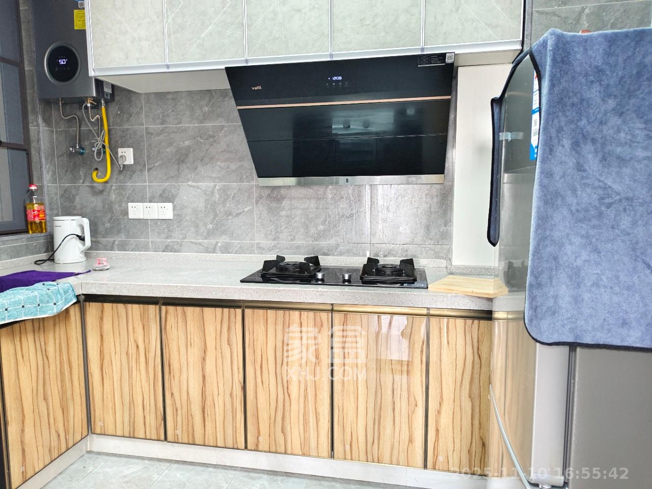 城发恒伟星雅韵(恒伟星辉苑) 4室2厅2卫 3200.0元/月 城发恒伟星雅韵(恒伟星辉苑) 4室2厅2卫 3200.0元/月室内图