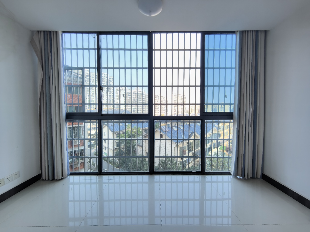 金鹿花园 2室2厅1卫 1380.0元/月 金鹿花园 2室2厅1卫 1380.0元/月室内图