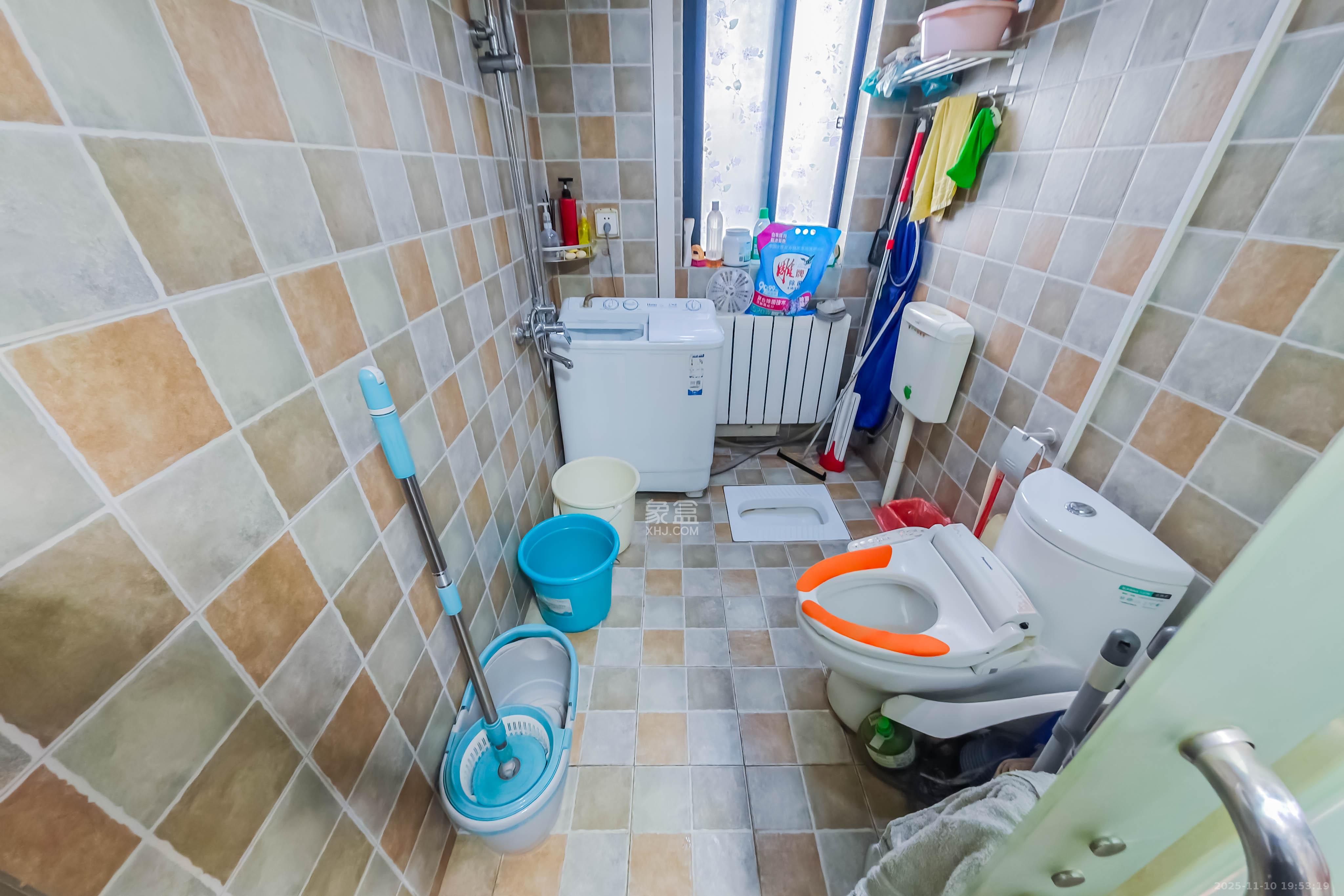 融科东南海 6室2厅2卫 288.0万 融科东南海 6室2厅2卫 288.0万卫生间