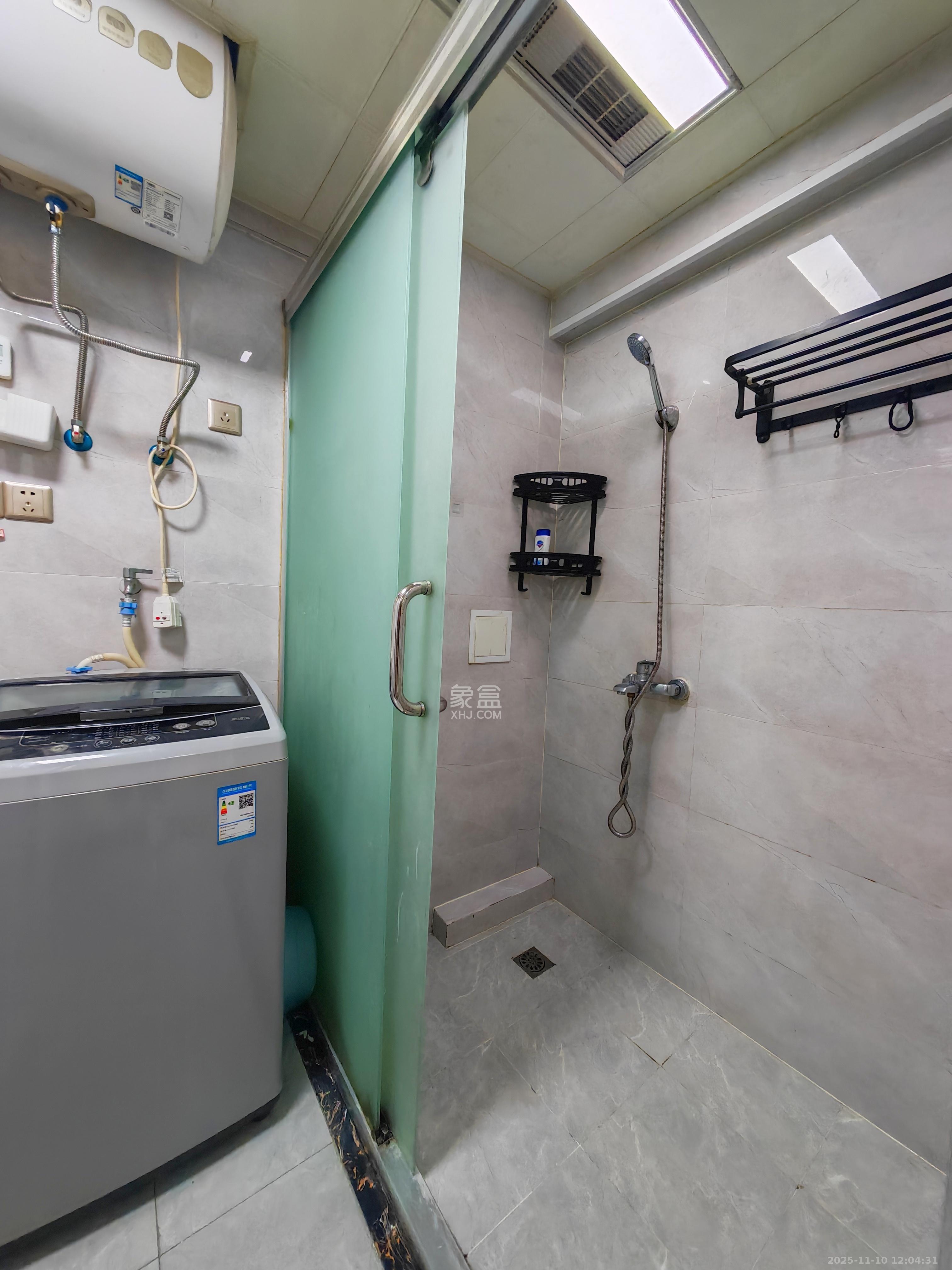 鑫远玲珑  1室1厅1卫    1500.0元/月室内图