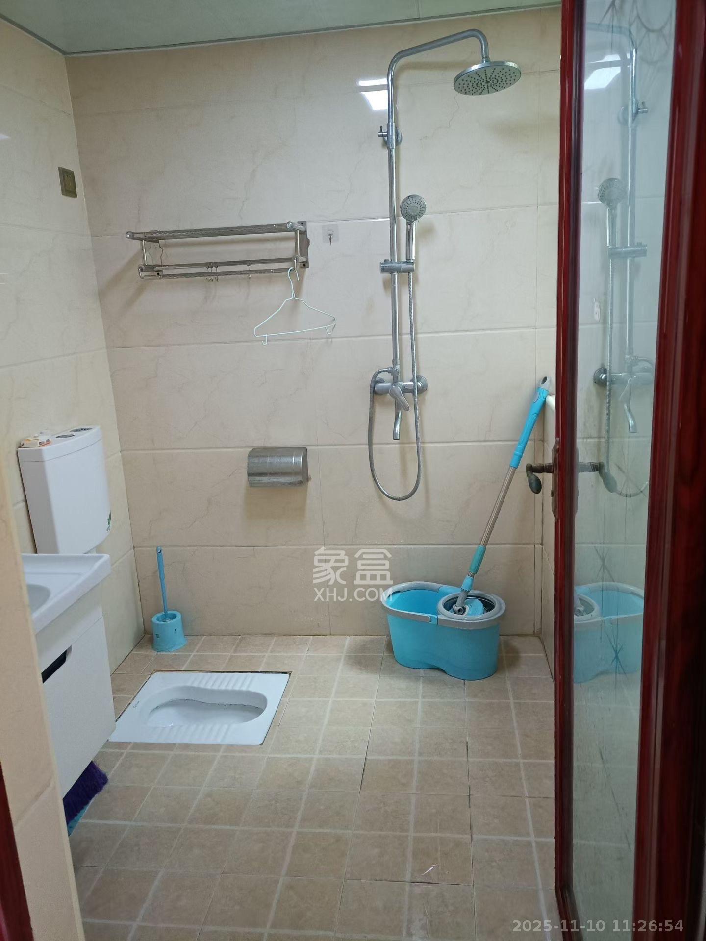 荣盛花语馨苑  3室2厅1卫    2300.0元/月室内图