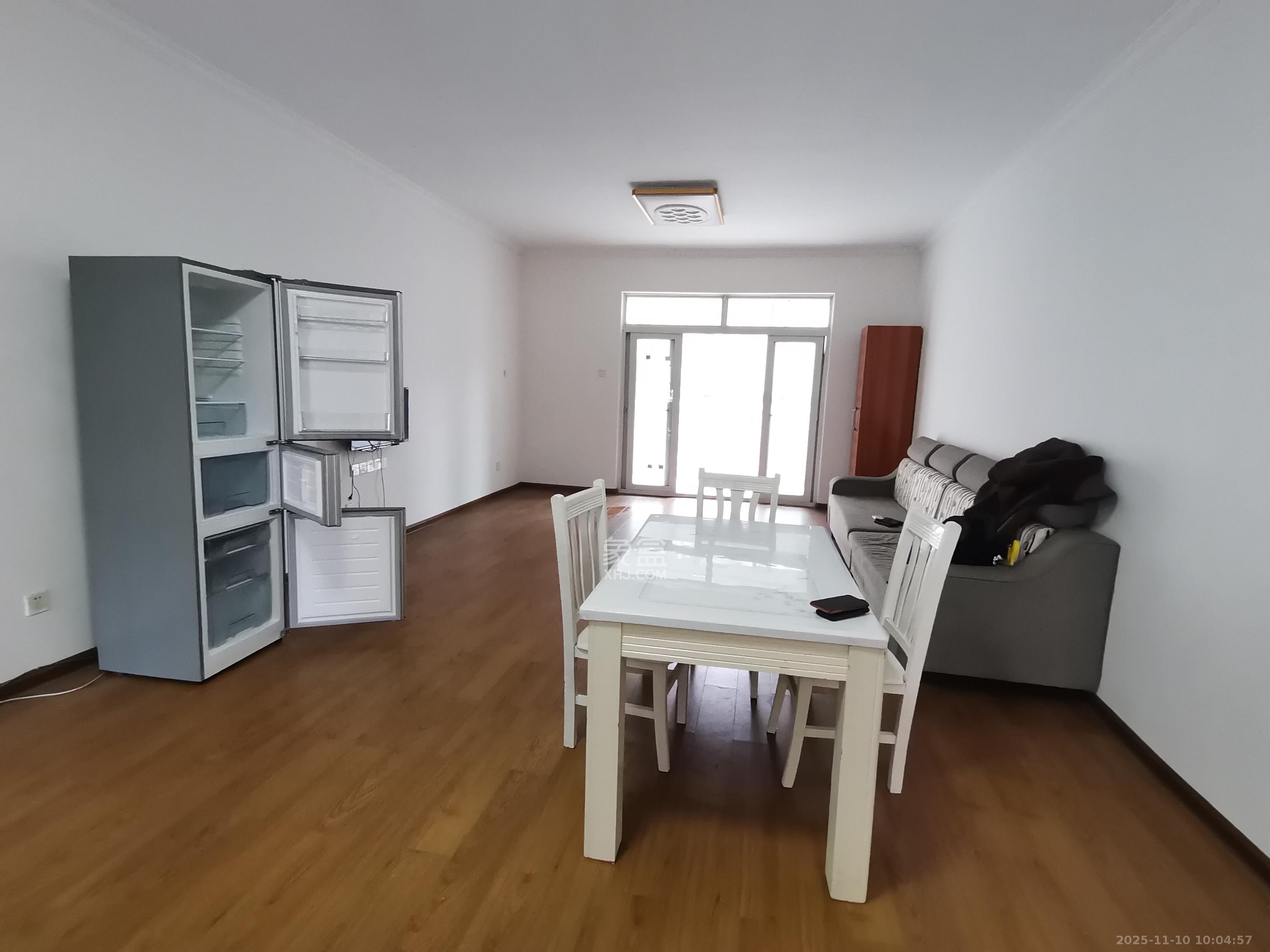 中房F联邦  4室2厅2卫    3000.0元/月室内图