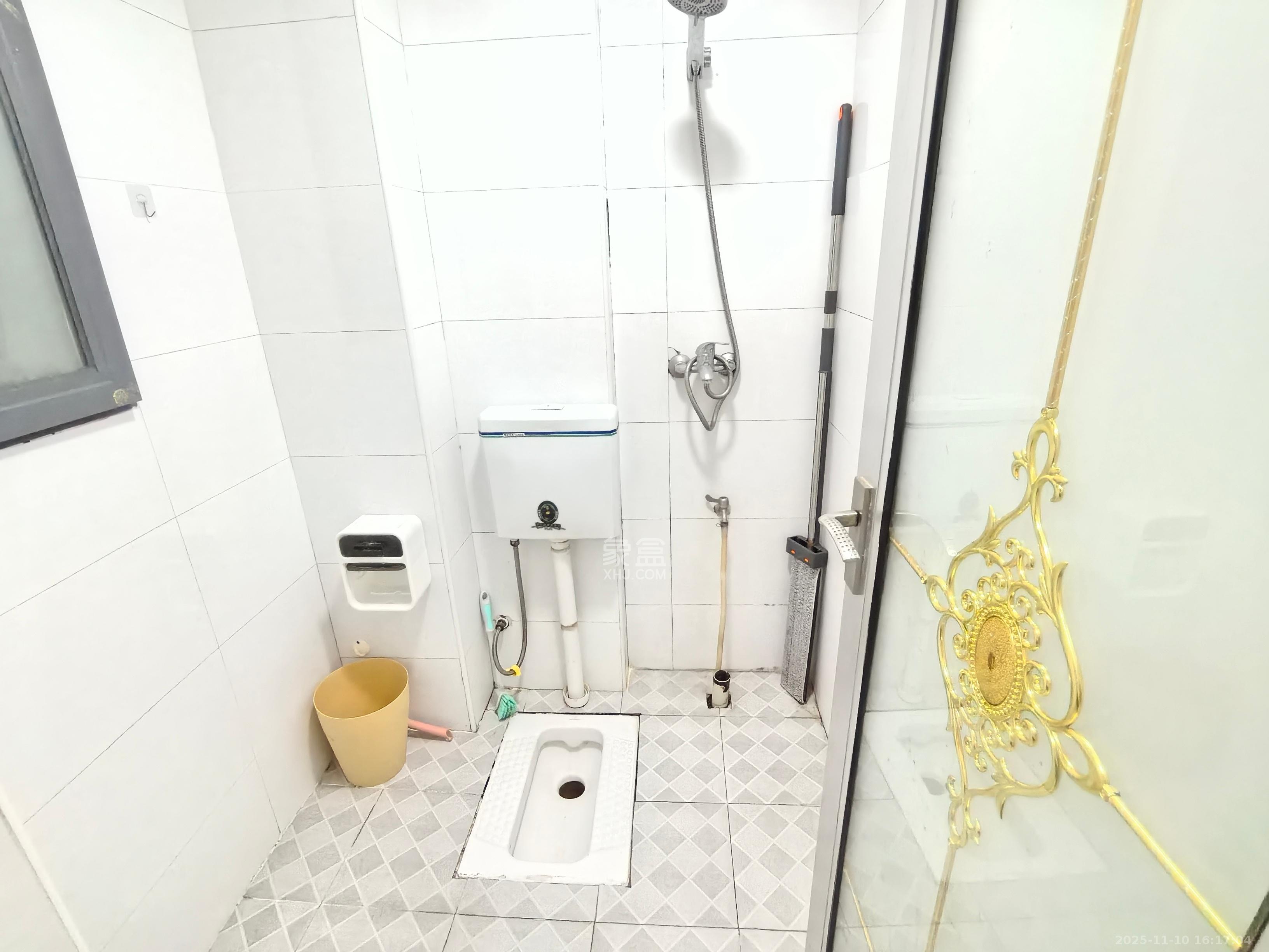 金领家族  1室1厅1卫    1300.0元/月室内图