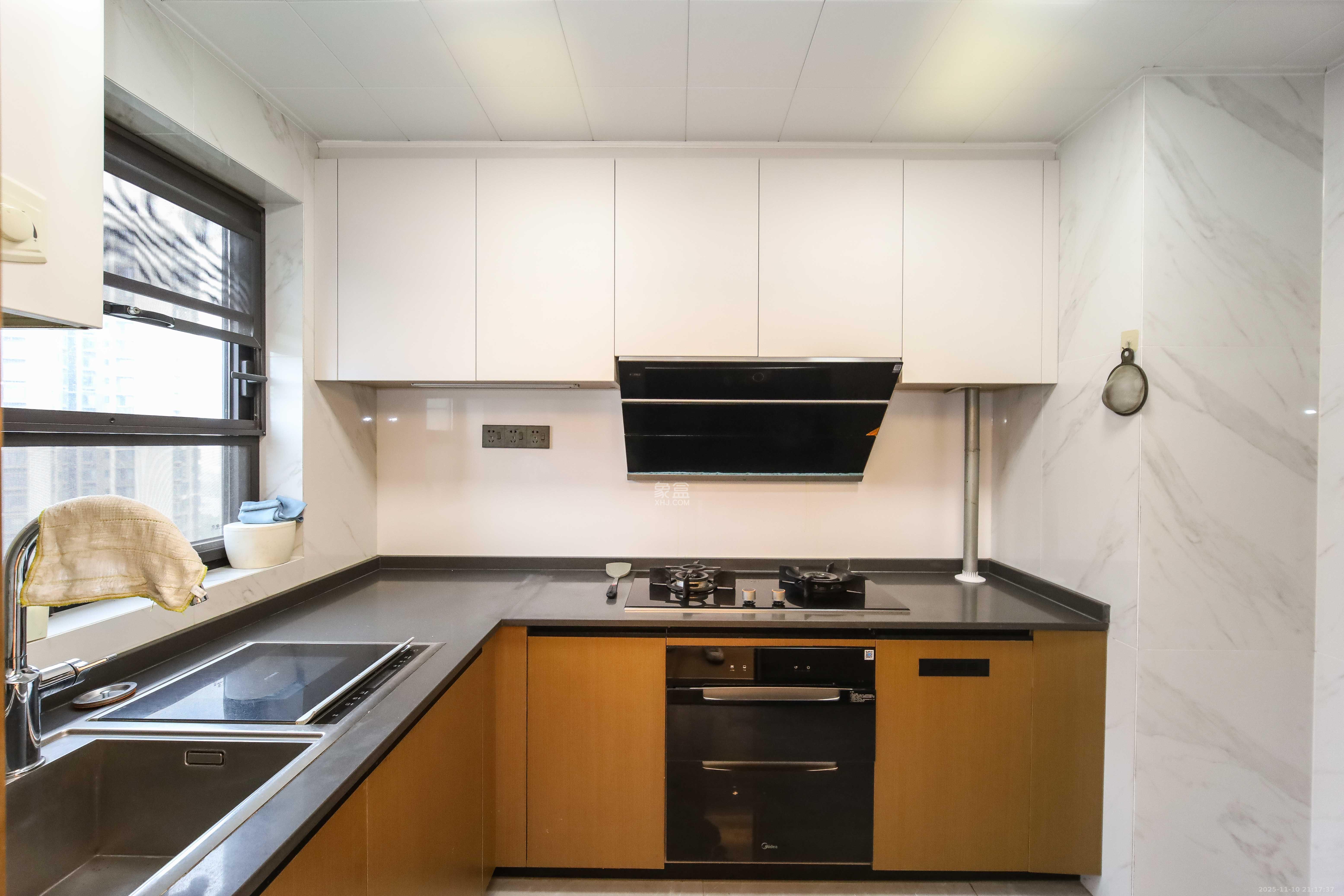 万科金域蓝湾 4室2厅2卫 180.0万 万科金域蓝湾 4室2厅2卫 180.0万厨房