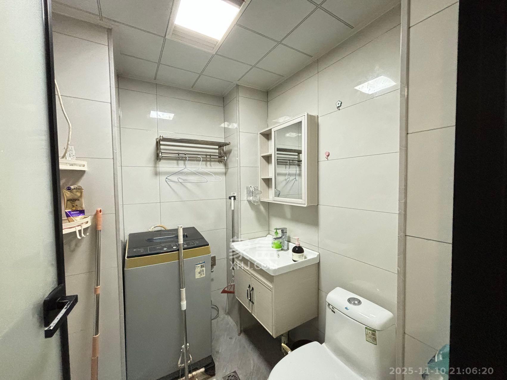 裕天国际商汇中心 1室1厅1卫 1600.0元/月 裕天国际商汇中心 1室1厅1卫 1600.0元/月室内图