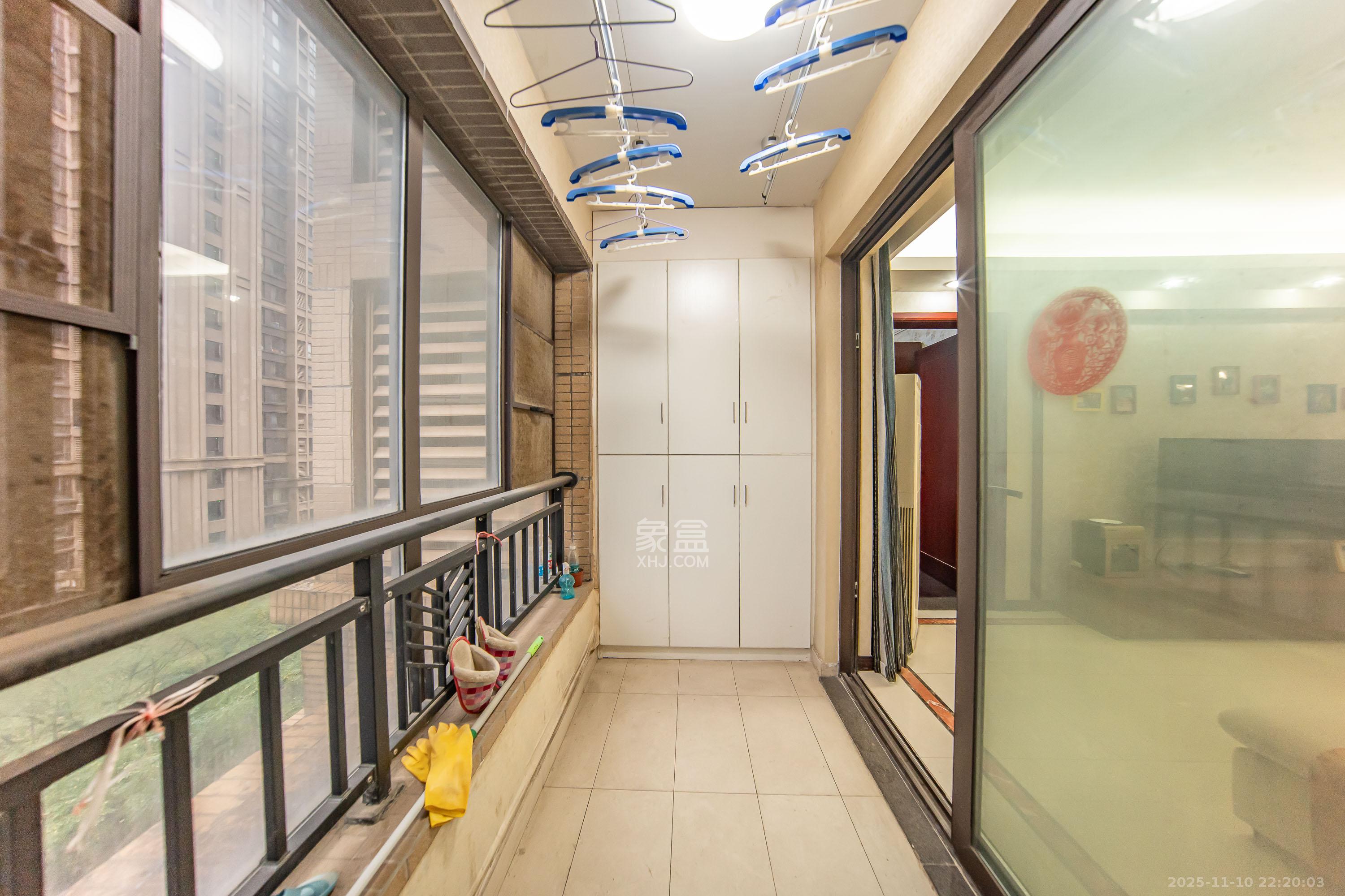 中海国际二期 3室2厅1卫 60.8万 中海国际二期 3室2厅1卫 60.8万阳台