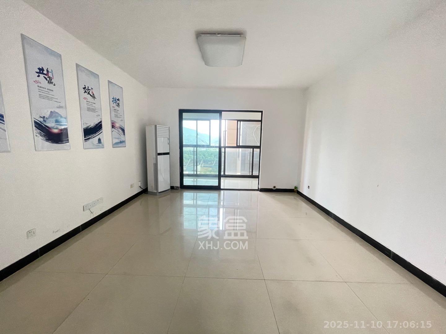 达美D6区  4室2厅2卫    3000.0元/月