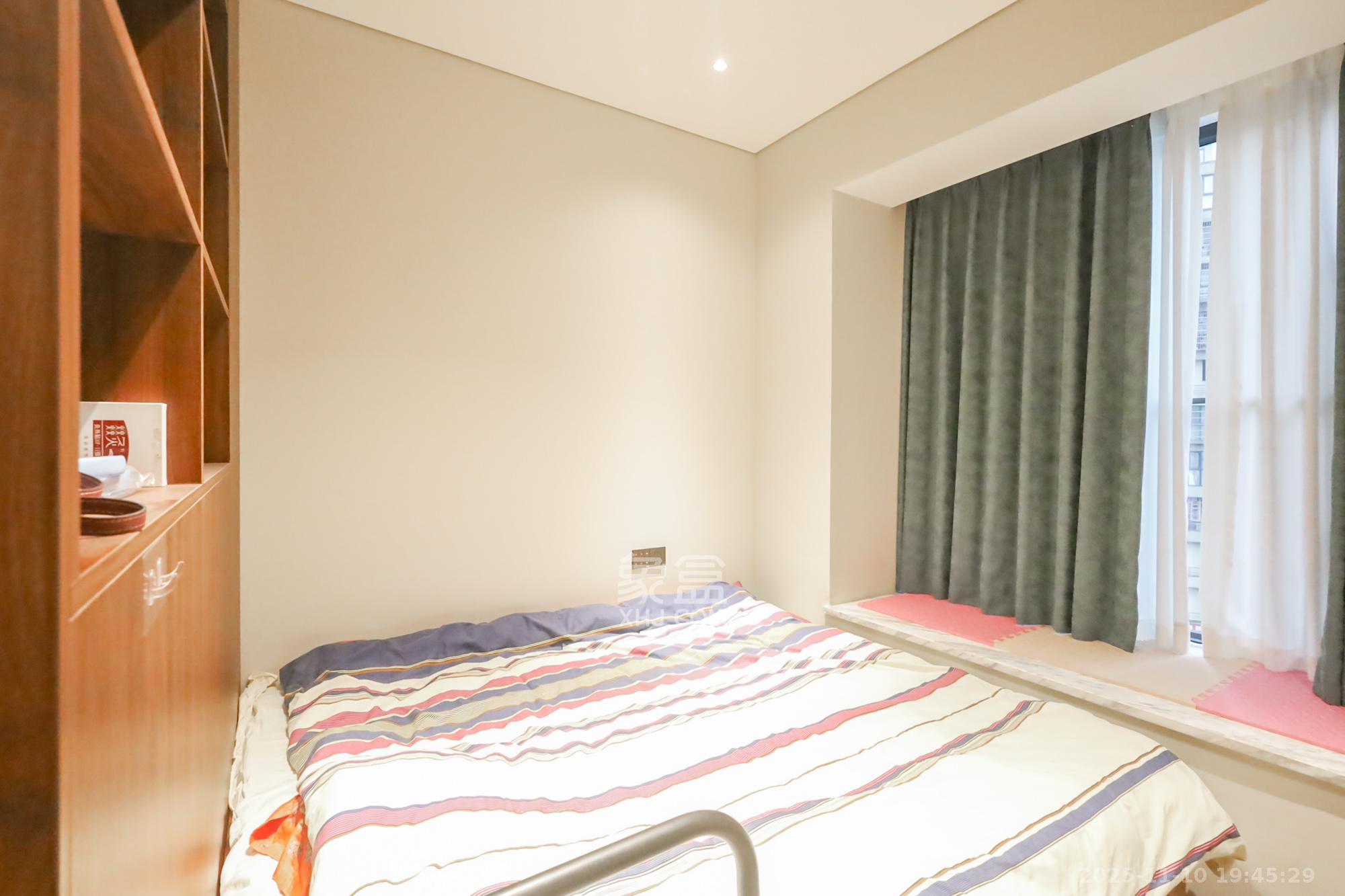 长沙悦府（华润万象城）  3室2厅3卫    420.0万卧室