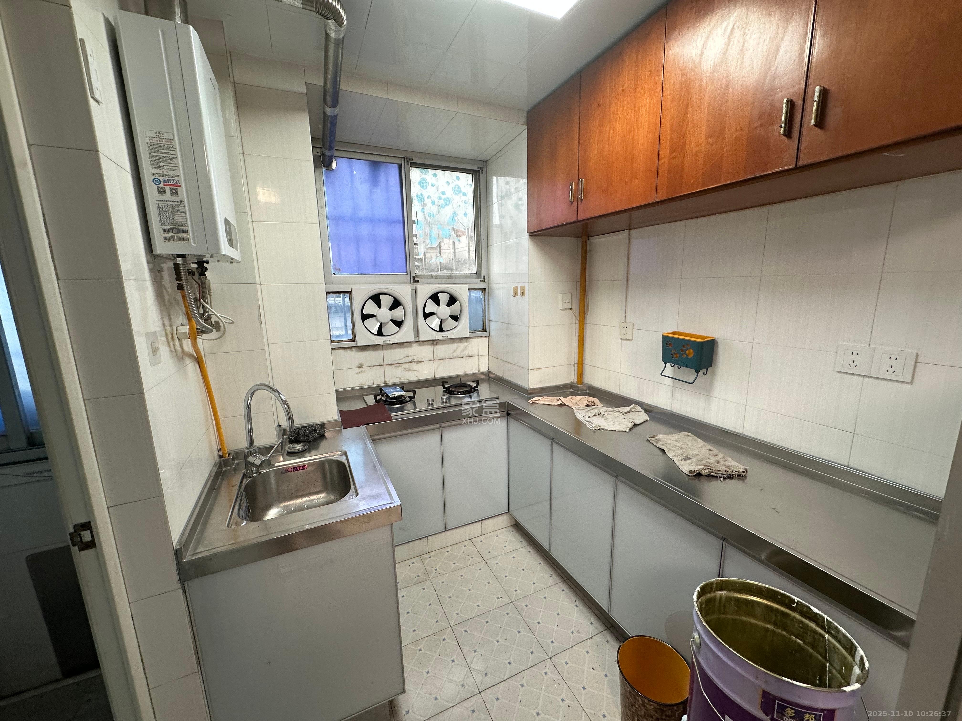 荷花园小区（安置房小区）  2室1厅1卫    1800.0元/月室内图