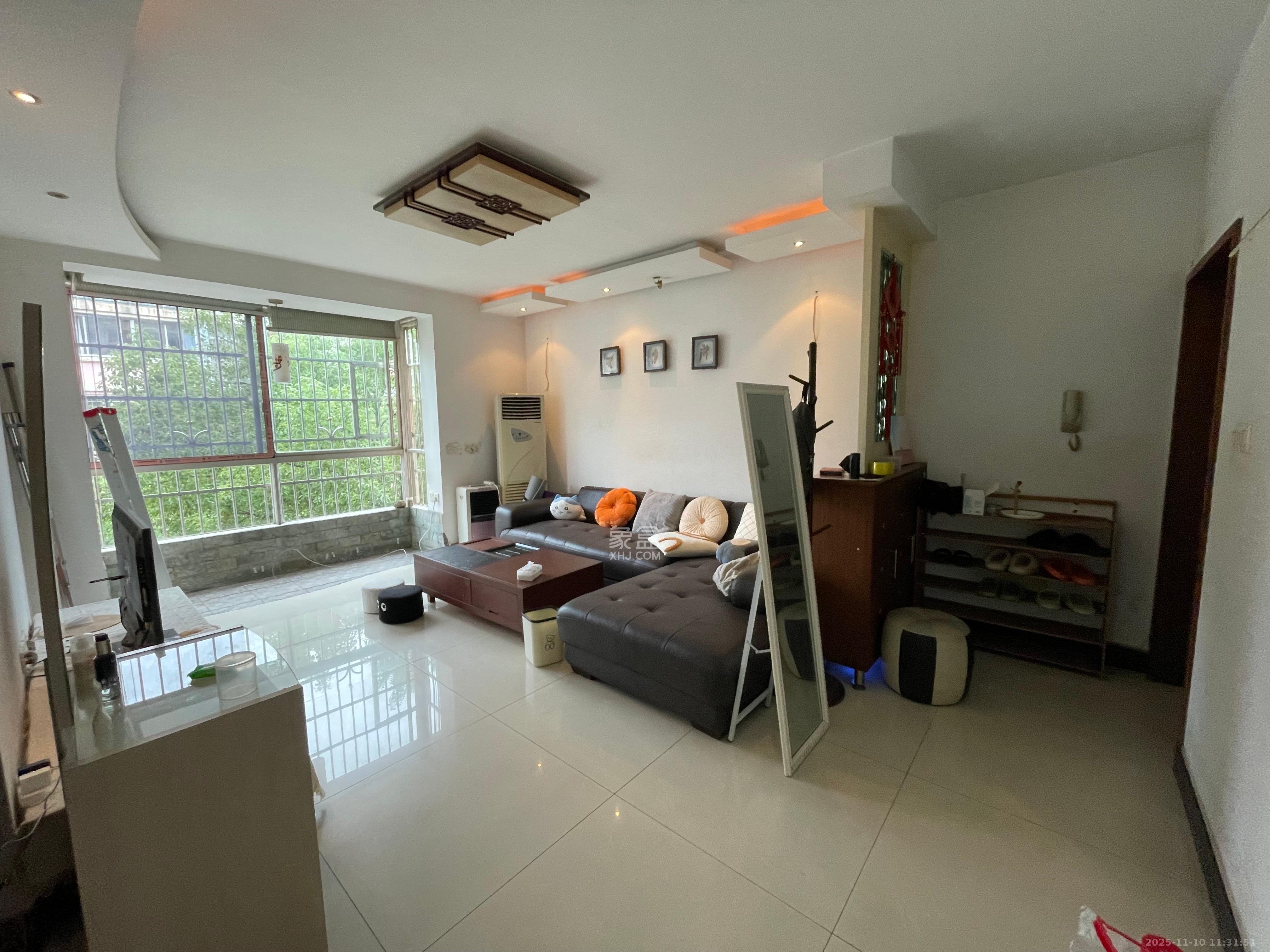 新星小区  3室2厅1卫    1800.0元/月室内图