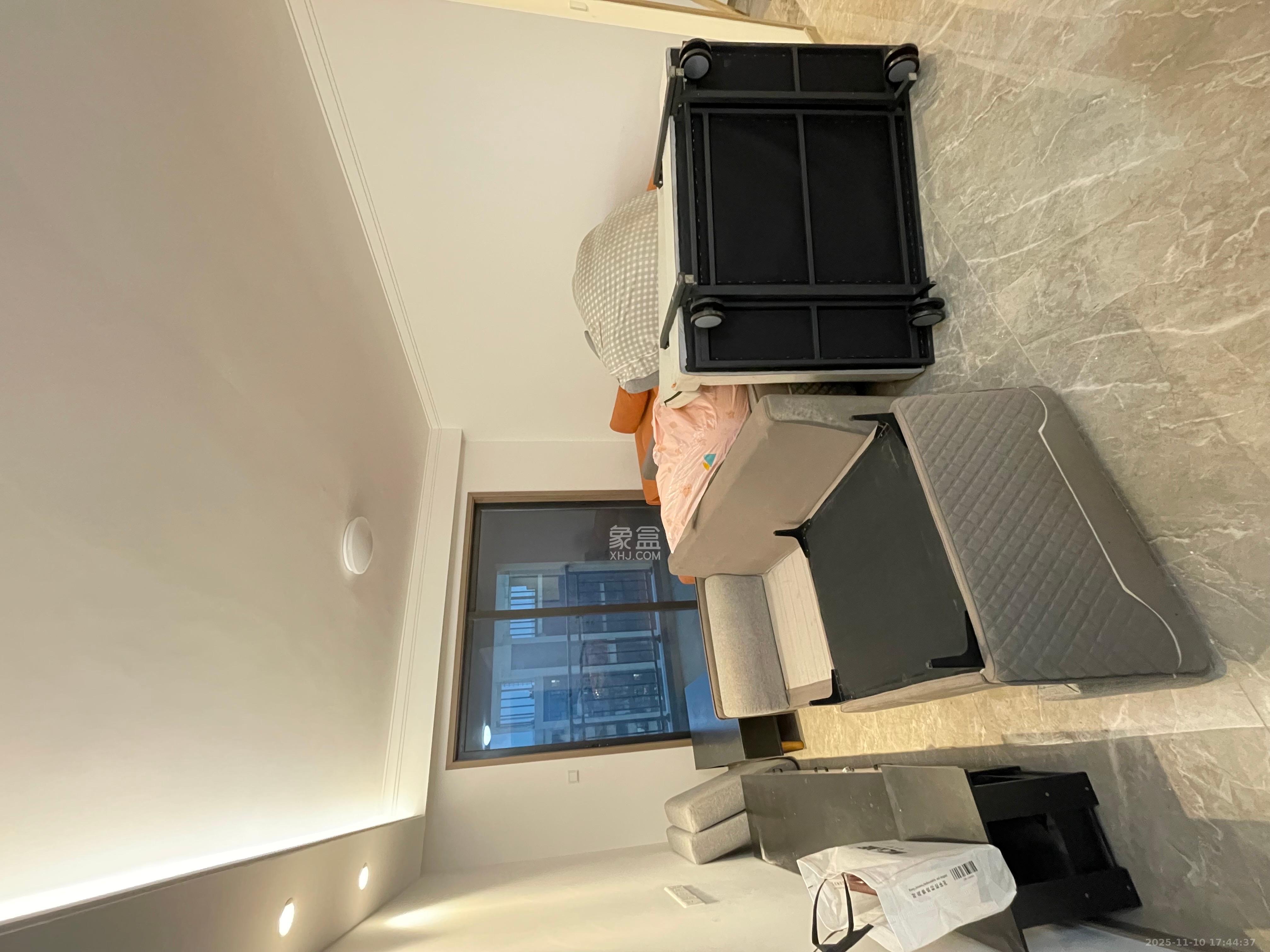 越秀亲爱里  4室2厅1卫    3200.0元/月室内图