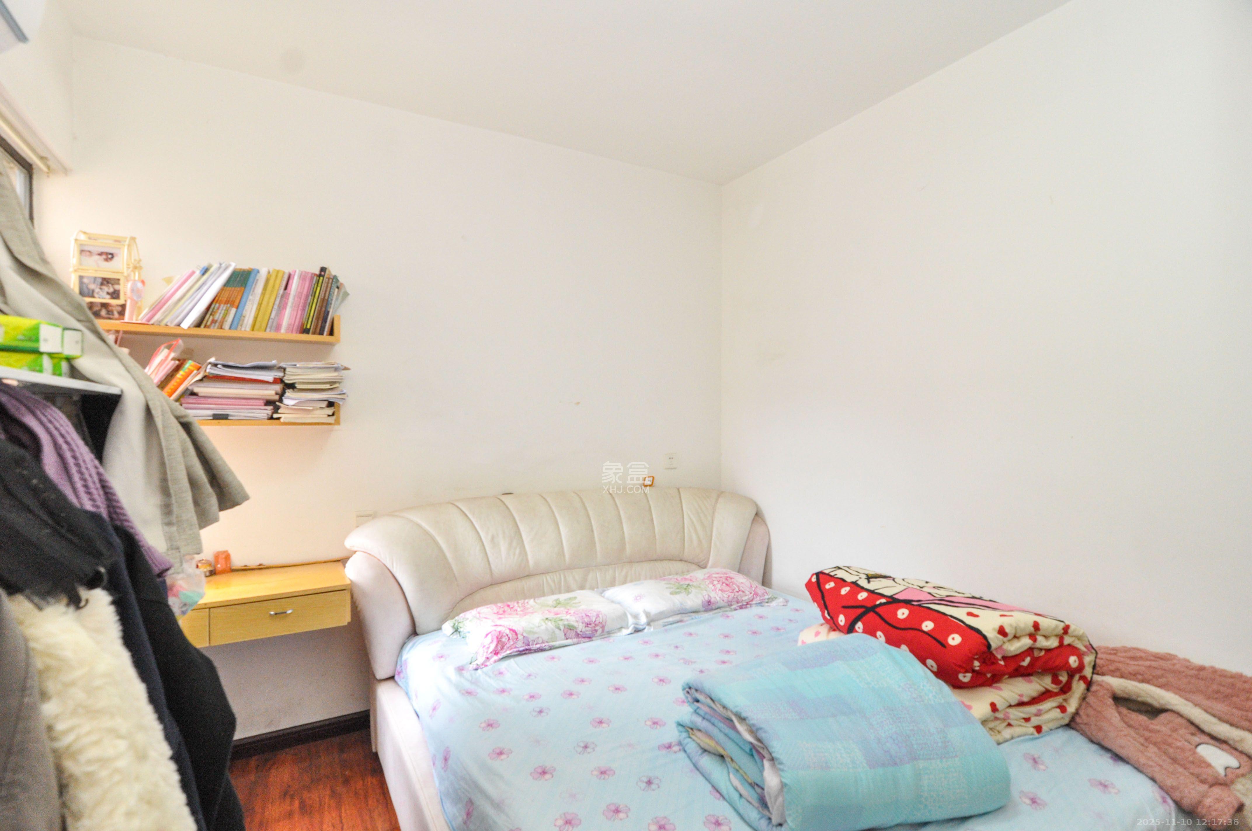 麓谷明珠 2室2厅1卫 2300.0元/月 麓谷明珠 2室2厅1卫 2300.0元/月室内图