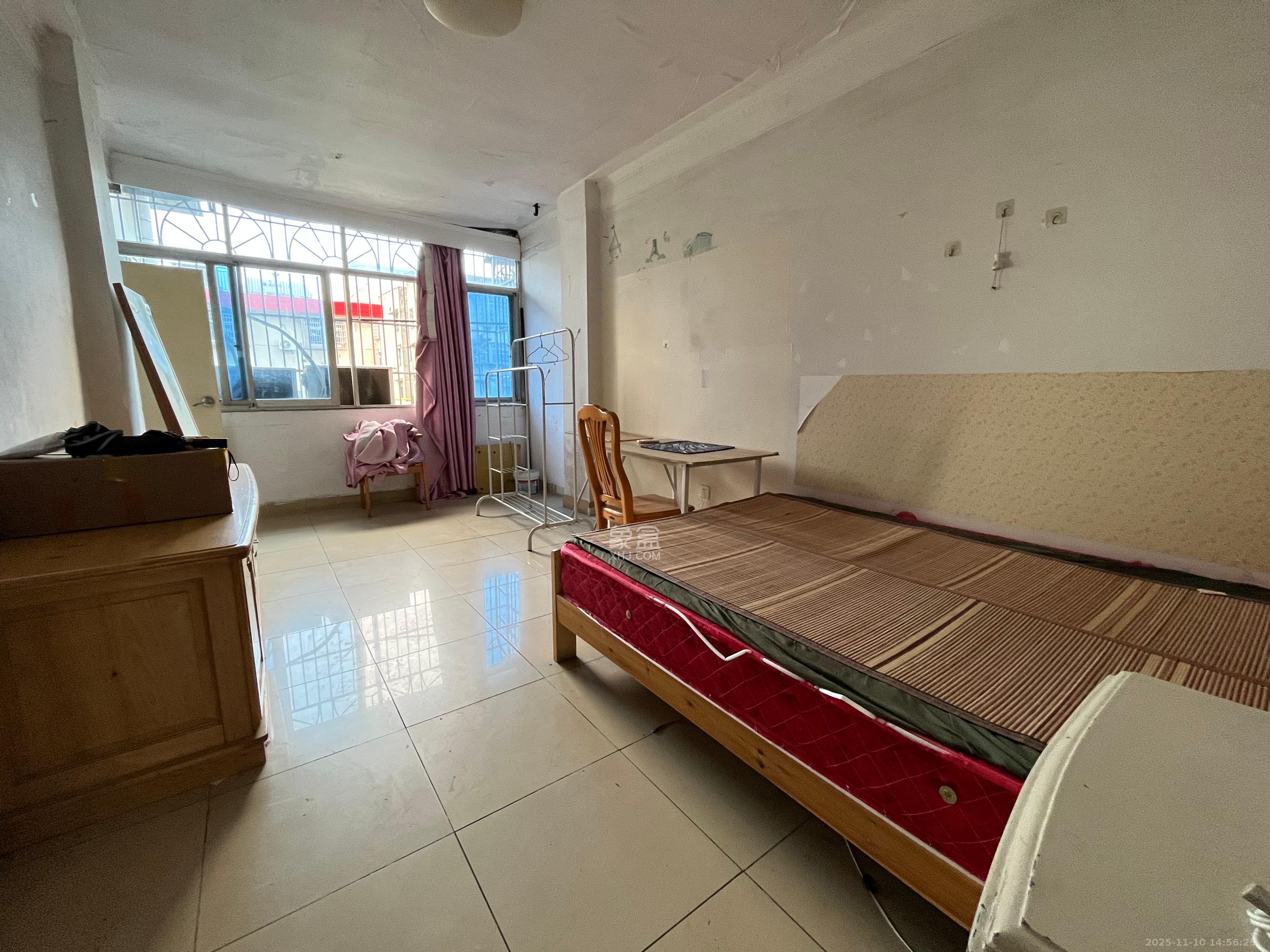 上麻园岭散盘  4室1厅1卫    1600.0元/月室内图