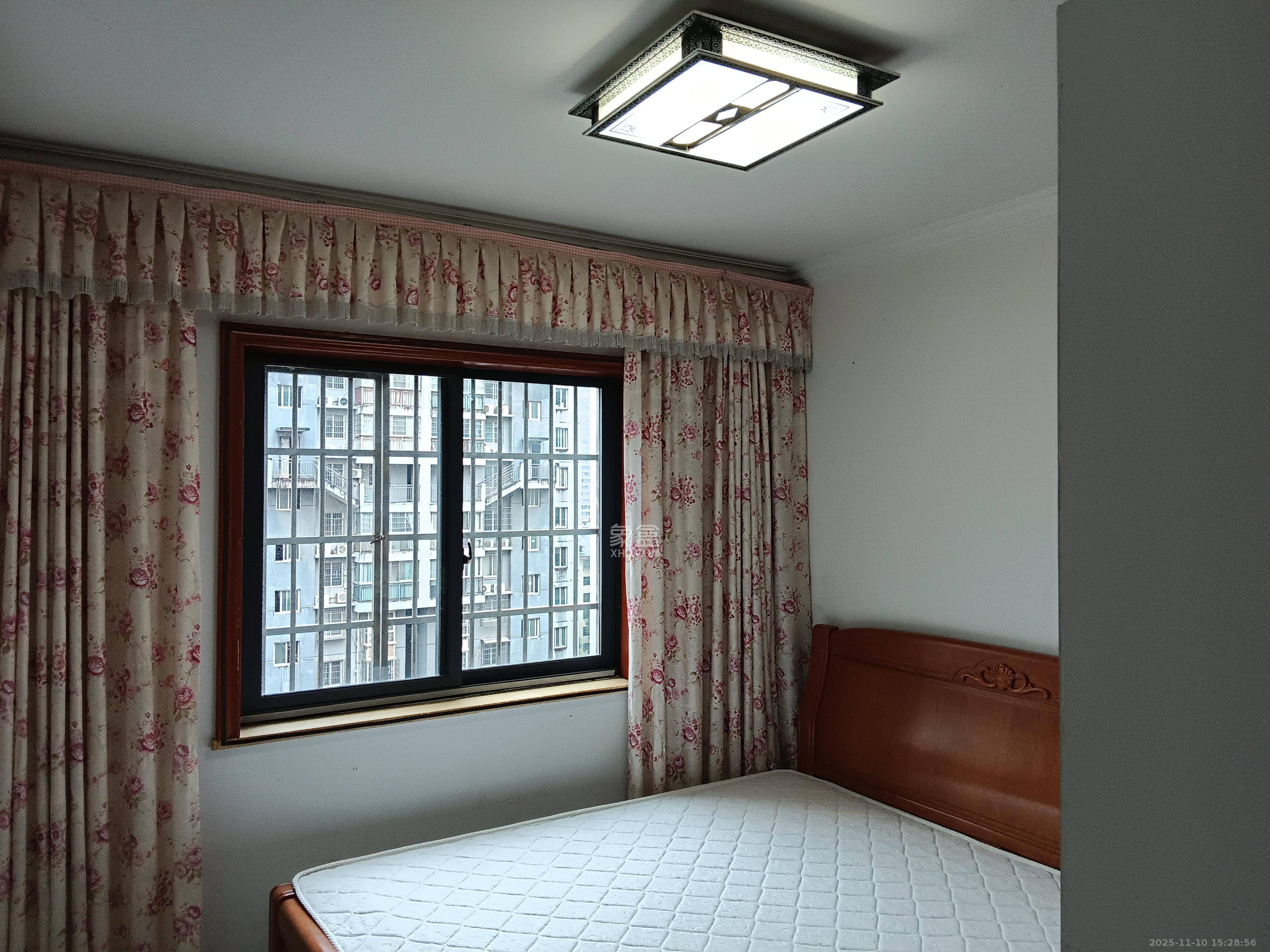 上峰苑（兰亭玥岛）  2室2厅1卫    2300.0元/月室内图