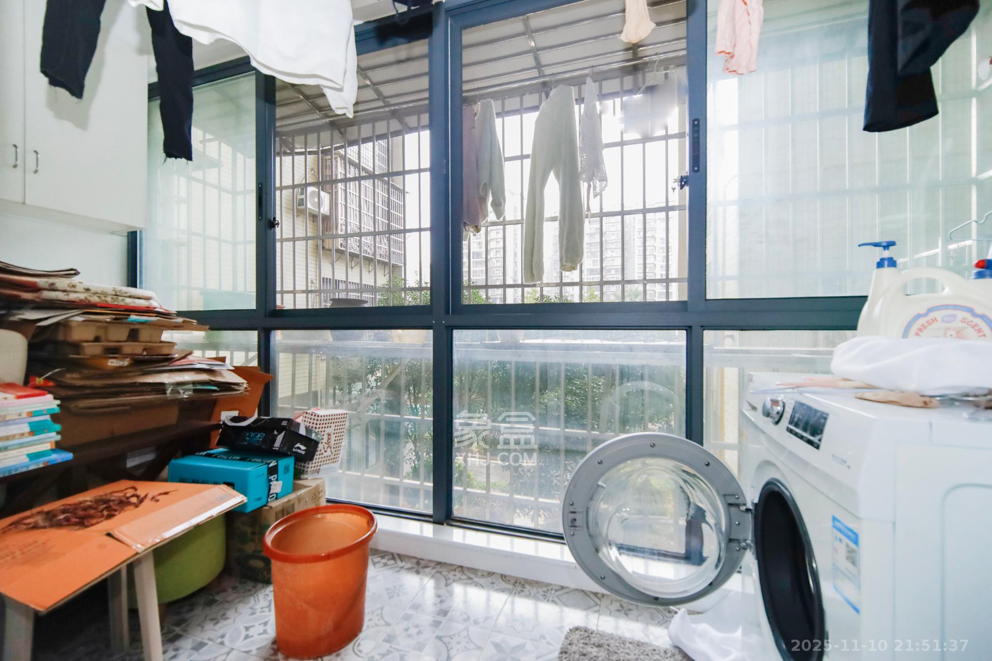 巢之恋  2室2厅1卫    65.0万阳台