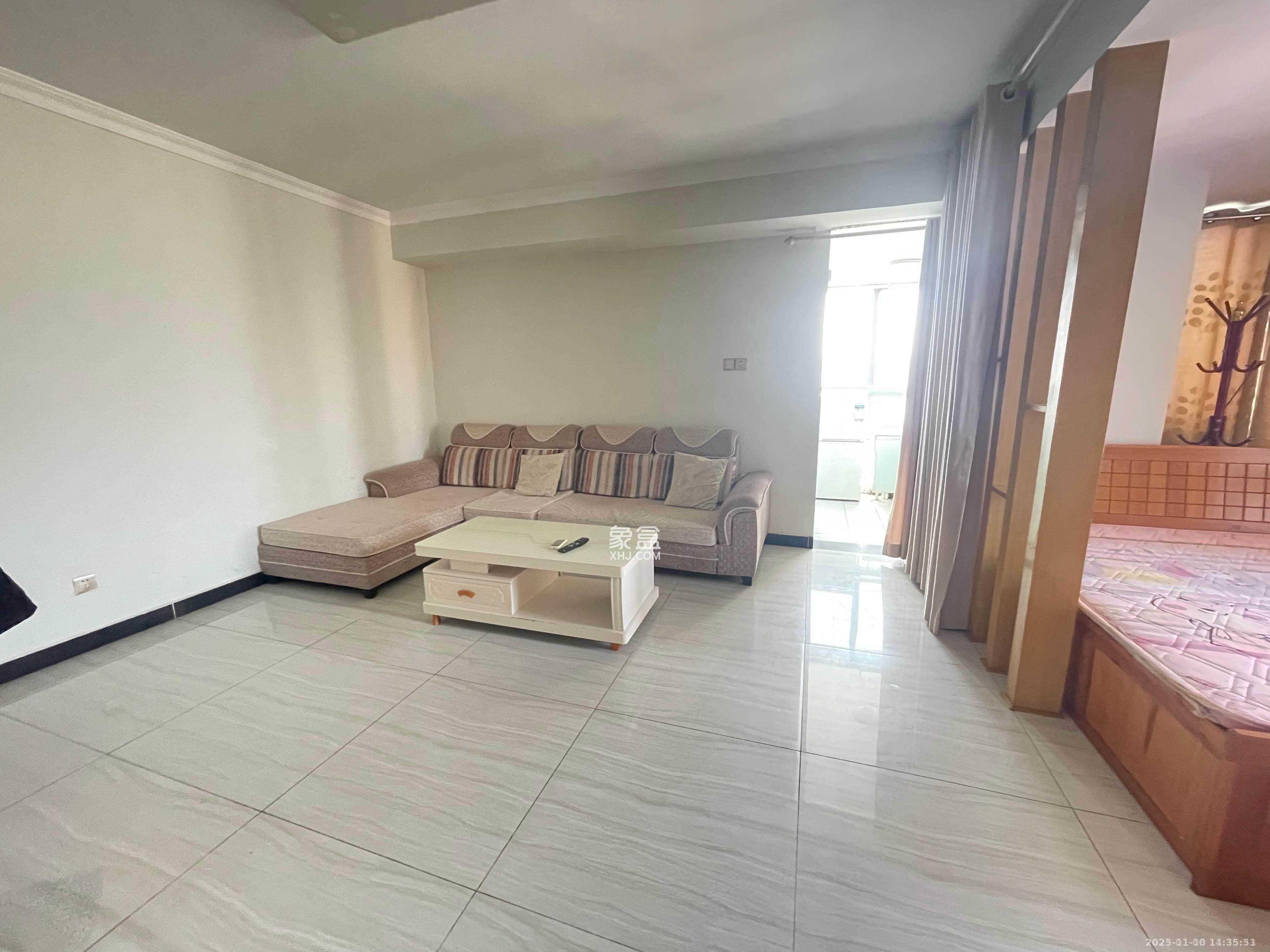 东一国际  1室1厅1卫    1800.0元/月