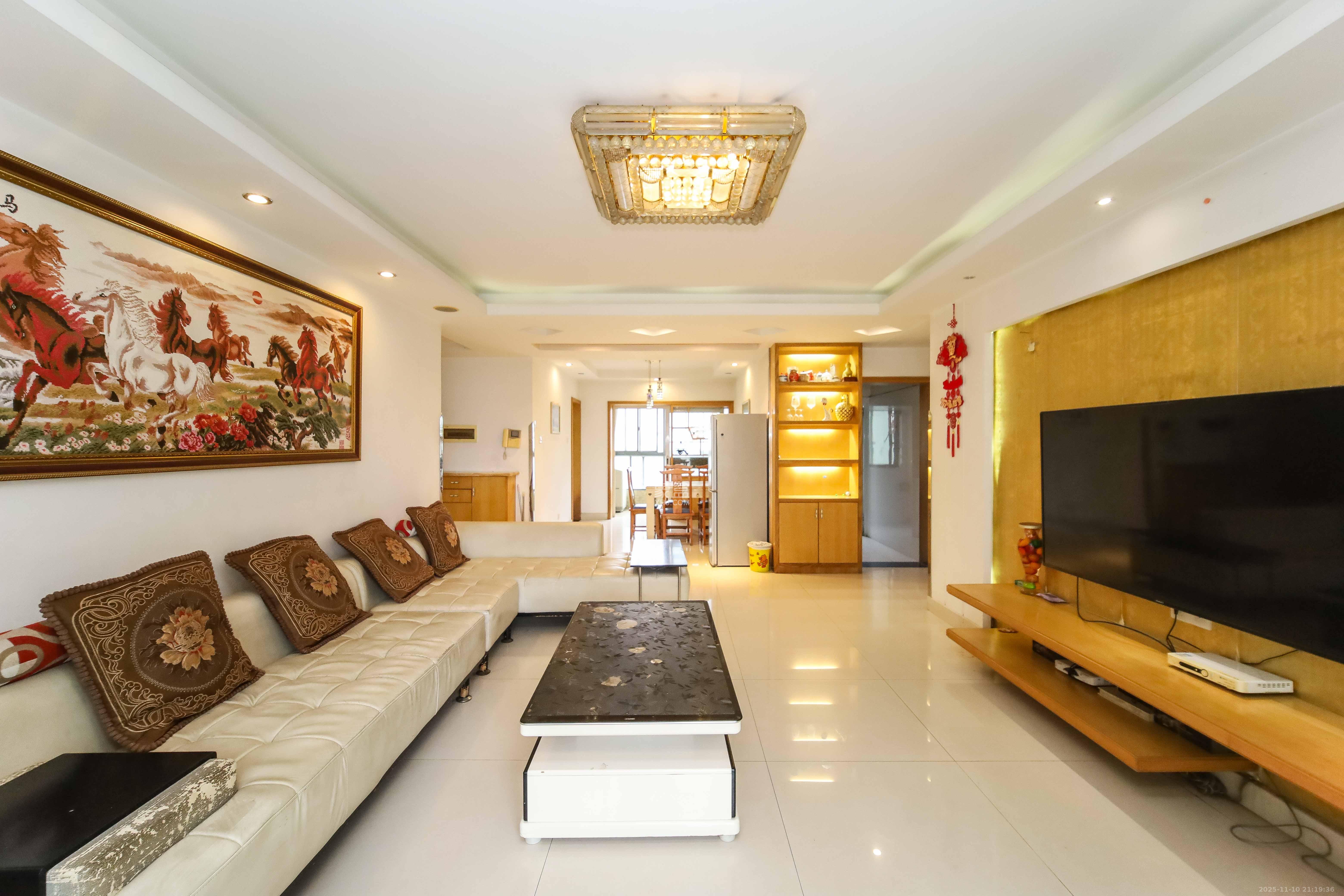 西子花苑 3室2厅2卫 113.0万 西子花苑 3室2厅2卫 113.0万客厅