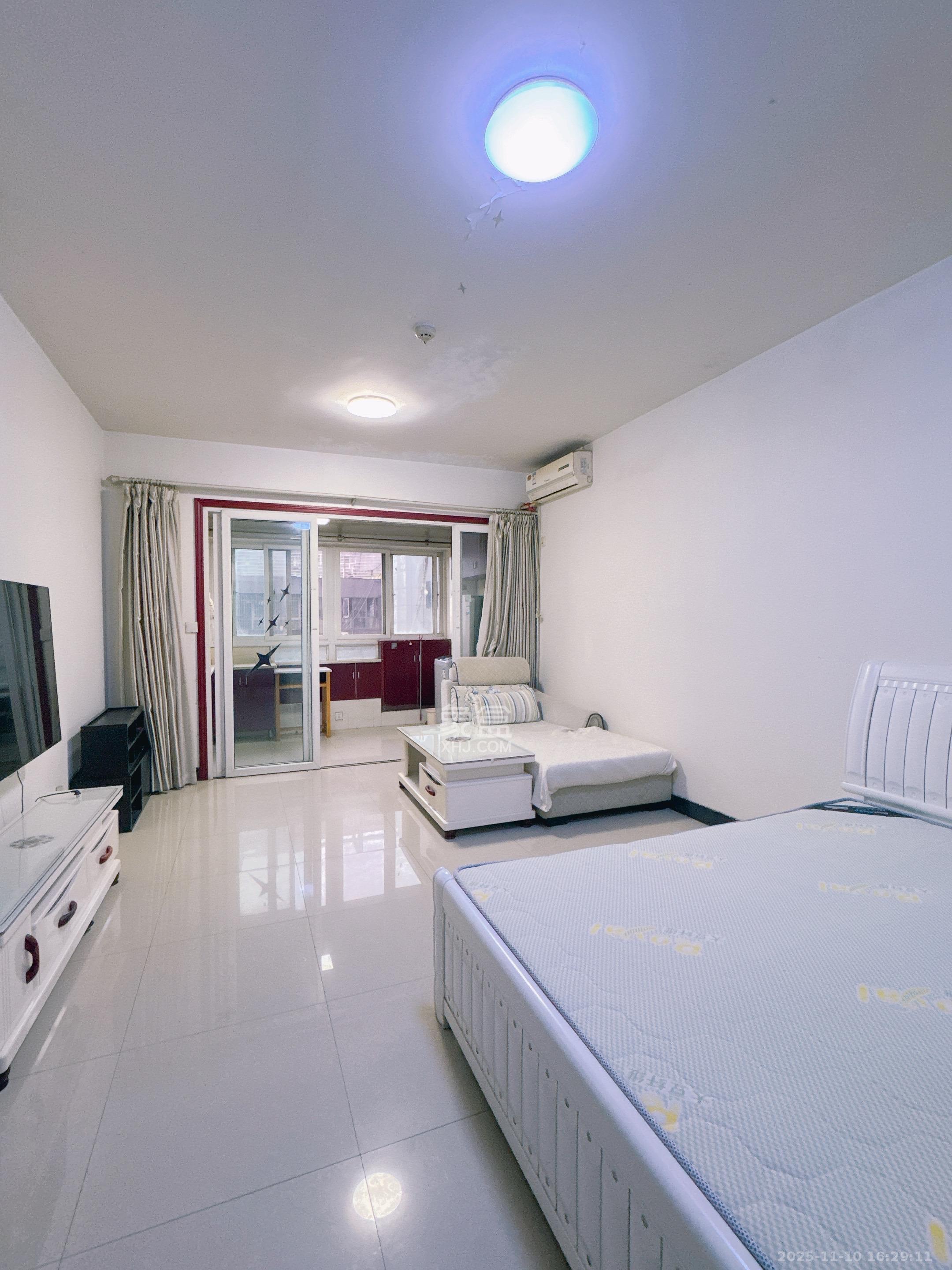 伍家岭生活广场  1室1厅1卫    1300.0元/月