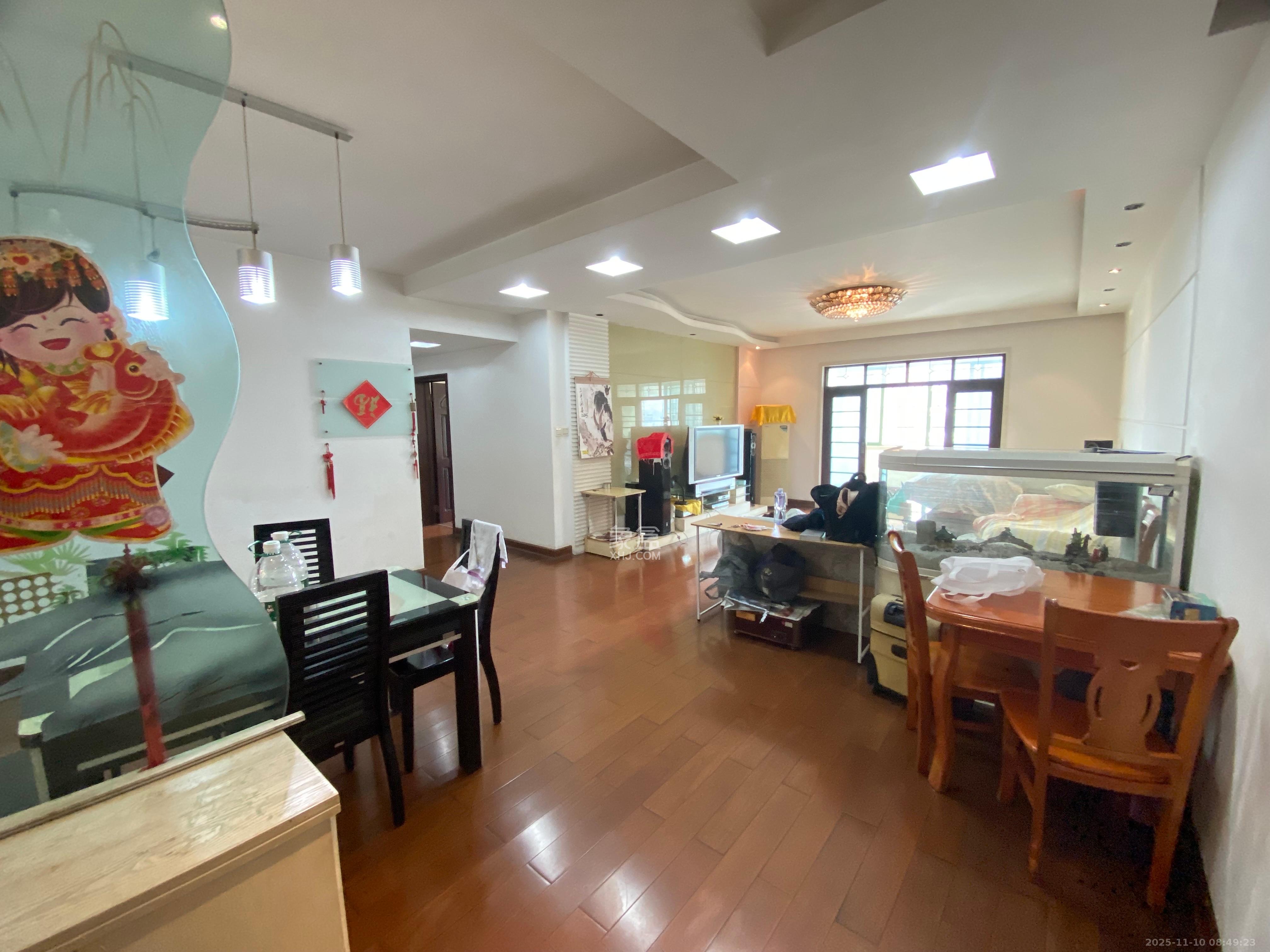 佳逸豪园  3室2厅1卫    3000.0元/月室内图